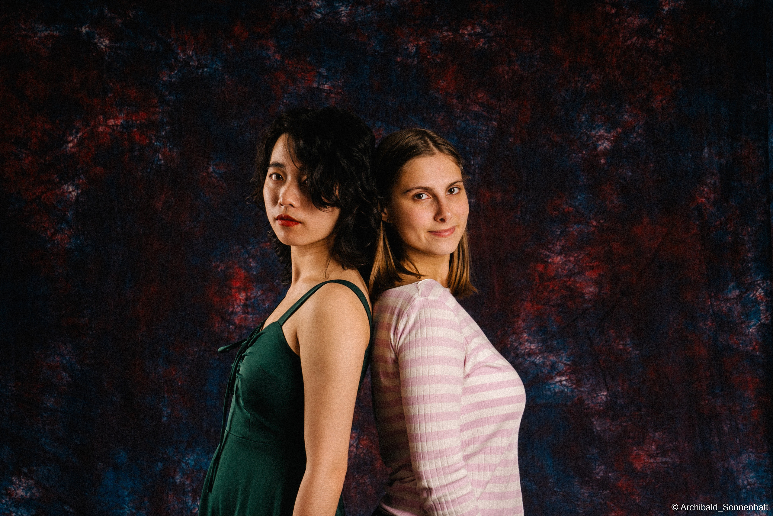 谭璐珩 (Tan Lu Heng), 2021-11. Photographer in Guangzhou, China. Archibald Sonnenhaft