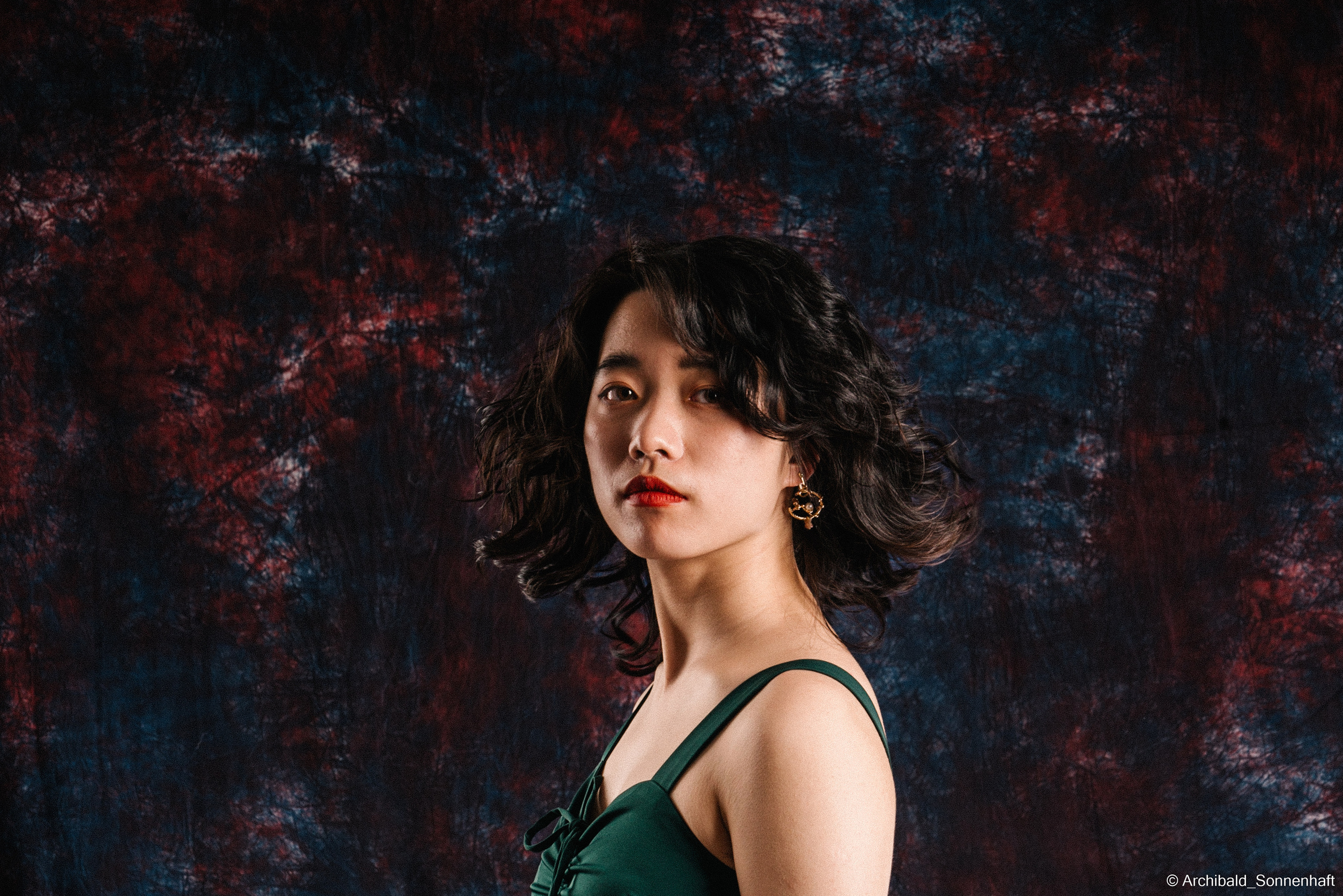 谭璐珩 (Tan Lu Heng), 2021-11. Photographer in Guangzhou, China. Archibald Sonnenhaft