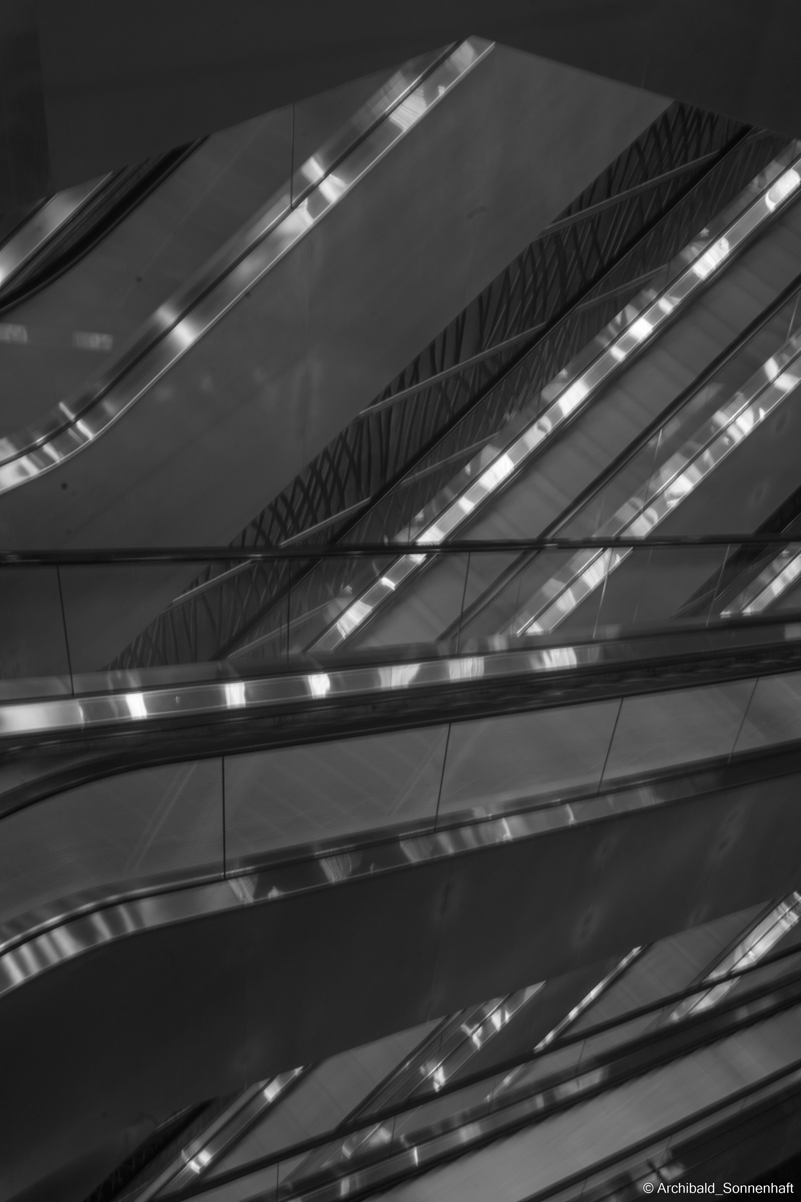 Points lines and planes among us. Photographer in Guangzhou, China. Archibald Sonnenhaft