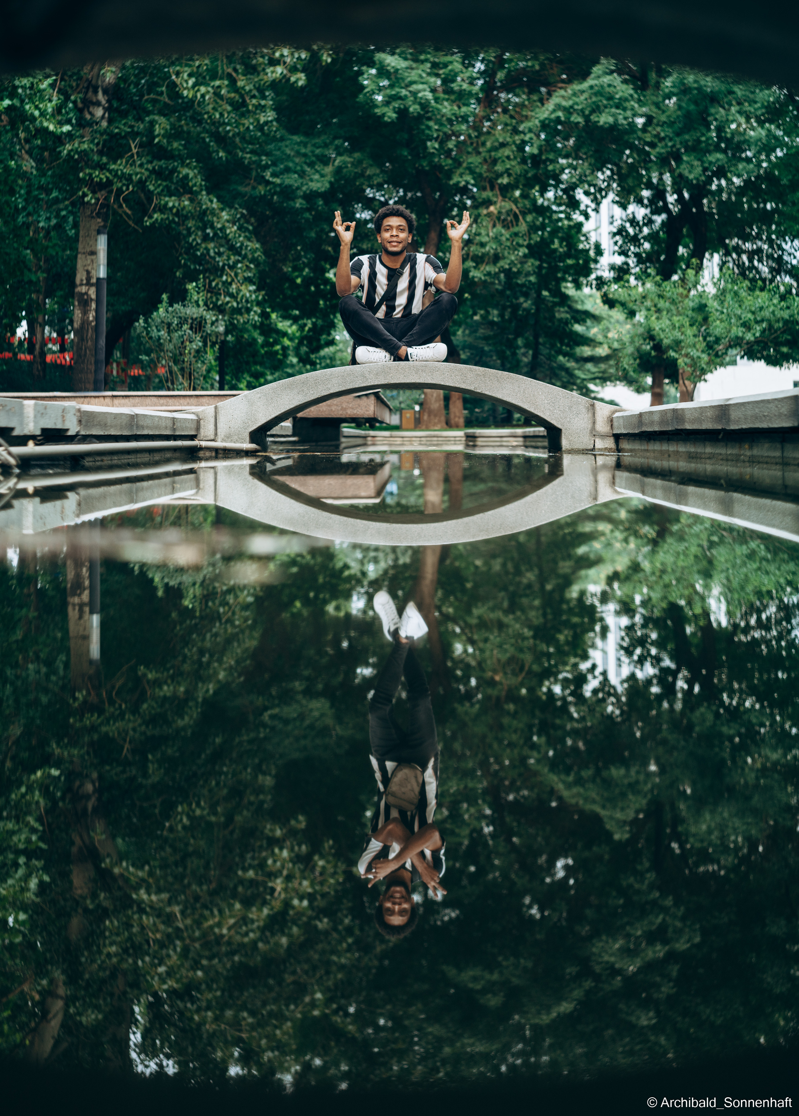 Dilan, Student of Tianjin University. Photographer in Guangzhou, China. Archibald Sonnenhaft