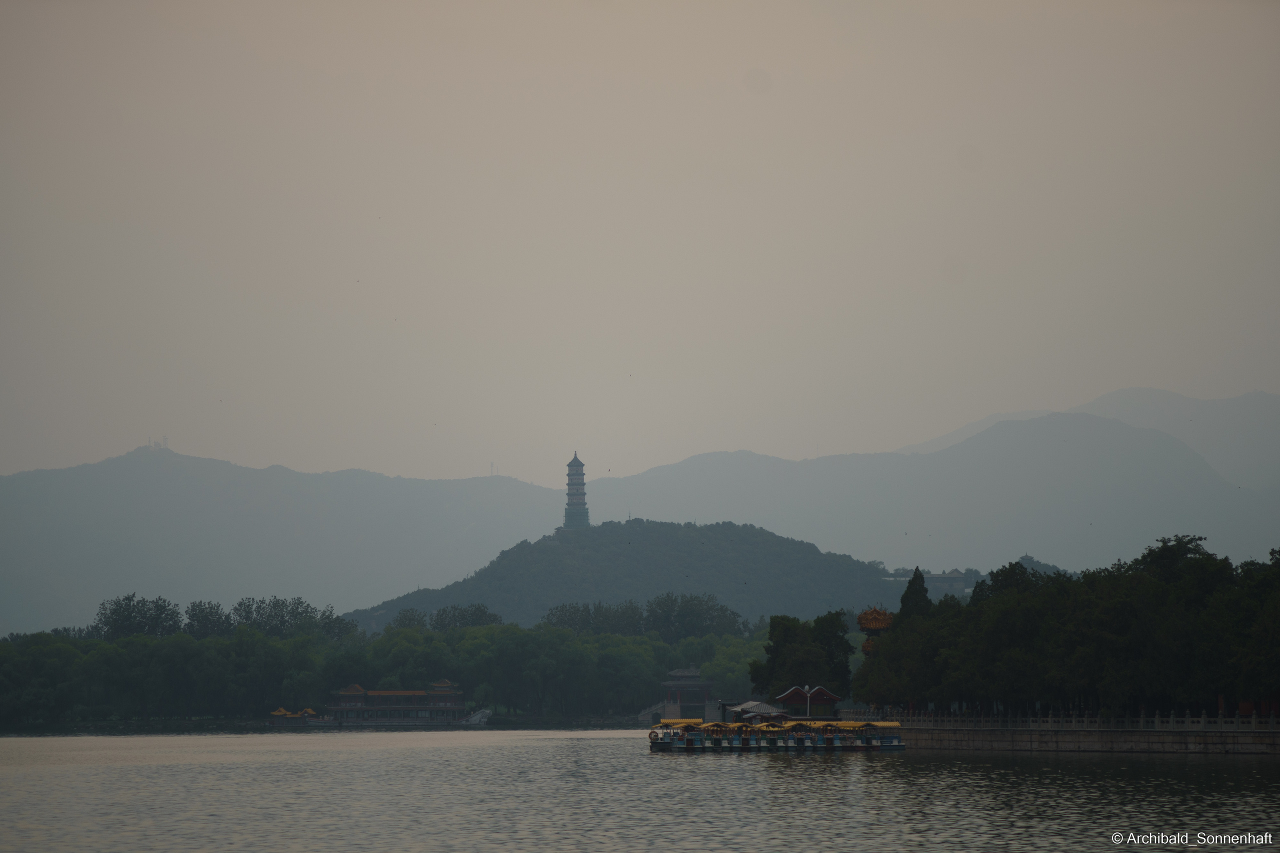 🇨🇳 北京 (Beijng), 2019.07. Photographer in Guangzhou, China. Archibald Sonnenhaft