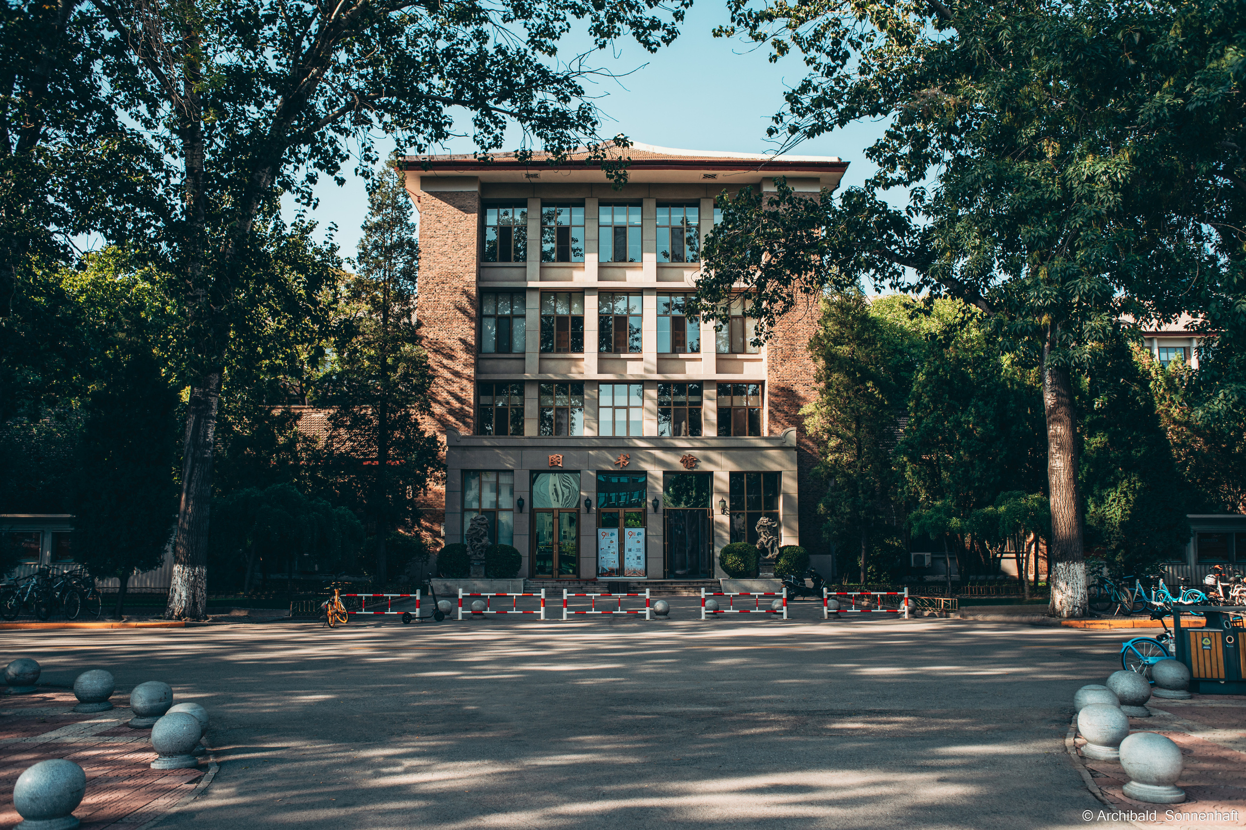 I study here!. Photographer in Guangzhou, China. Archibald Sonnenhaft