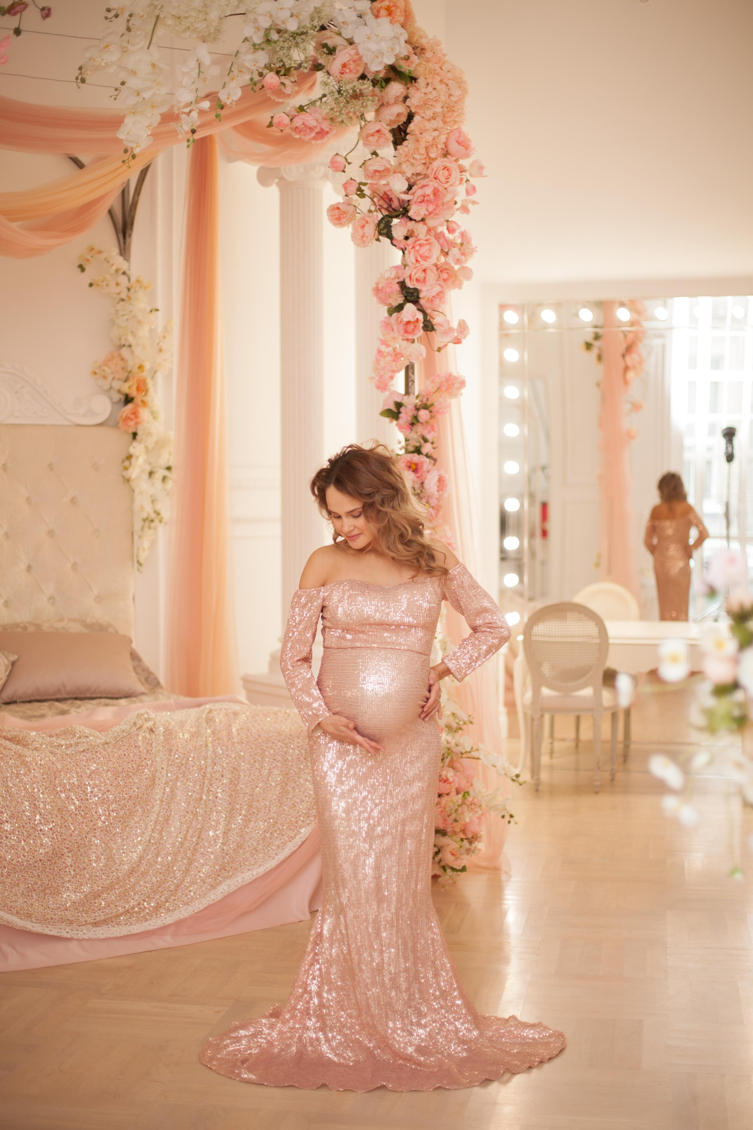 Фотосессия беременности в фотостудии Famouse. Фотограф Александра Сыщенко