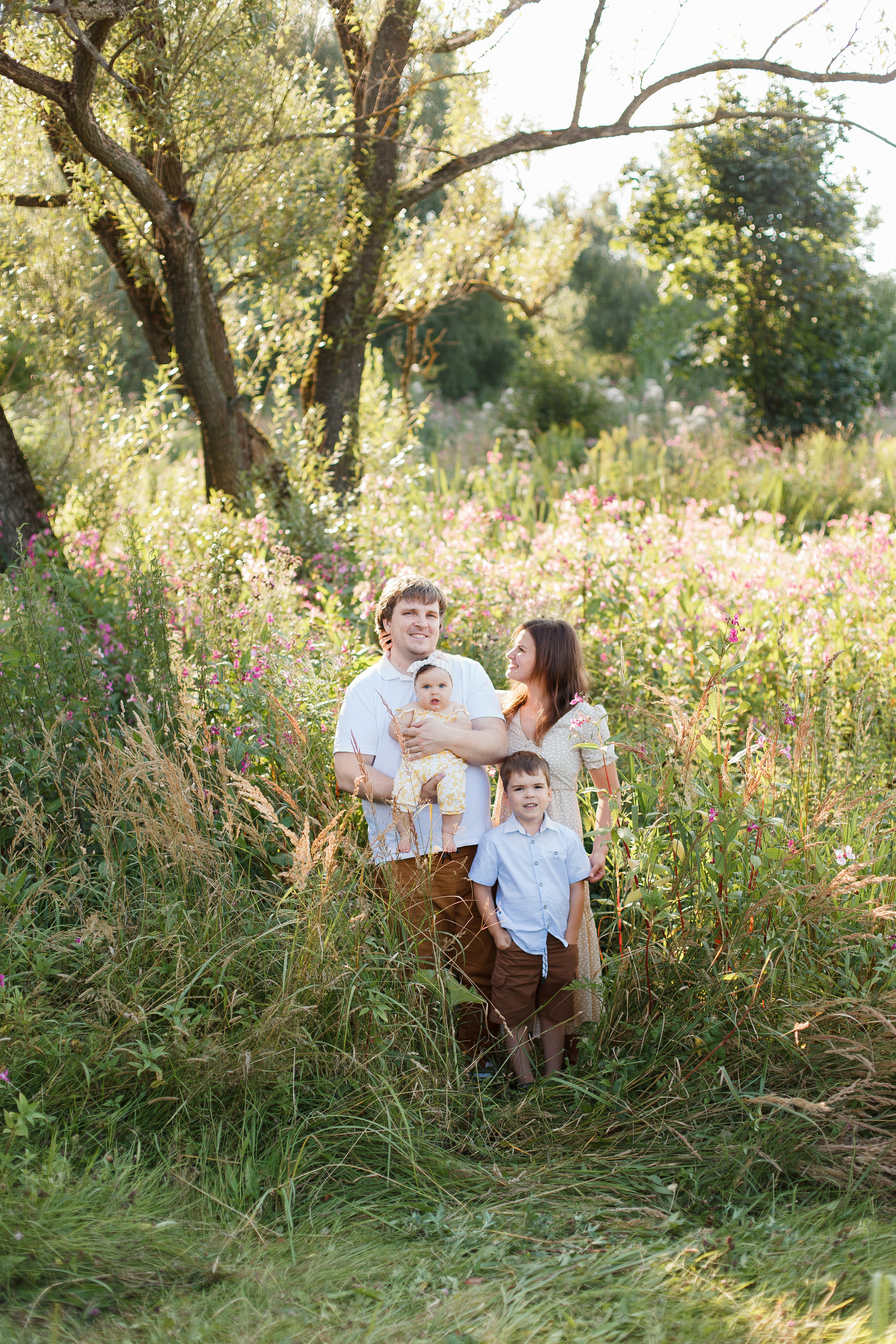 Летняя фотосессия с семьей около Пыхтинского пруда. Фотограф Александра Сыщенко