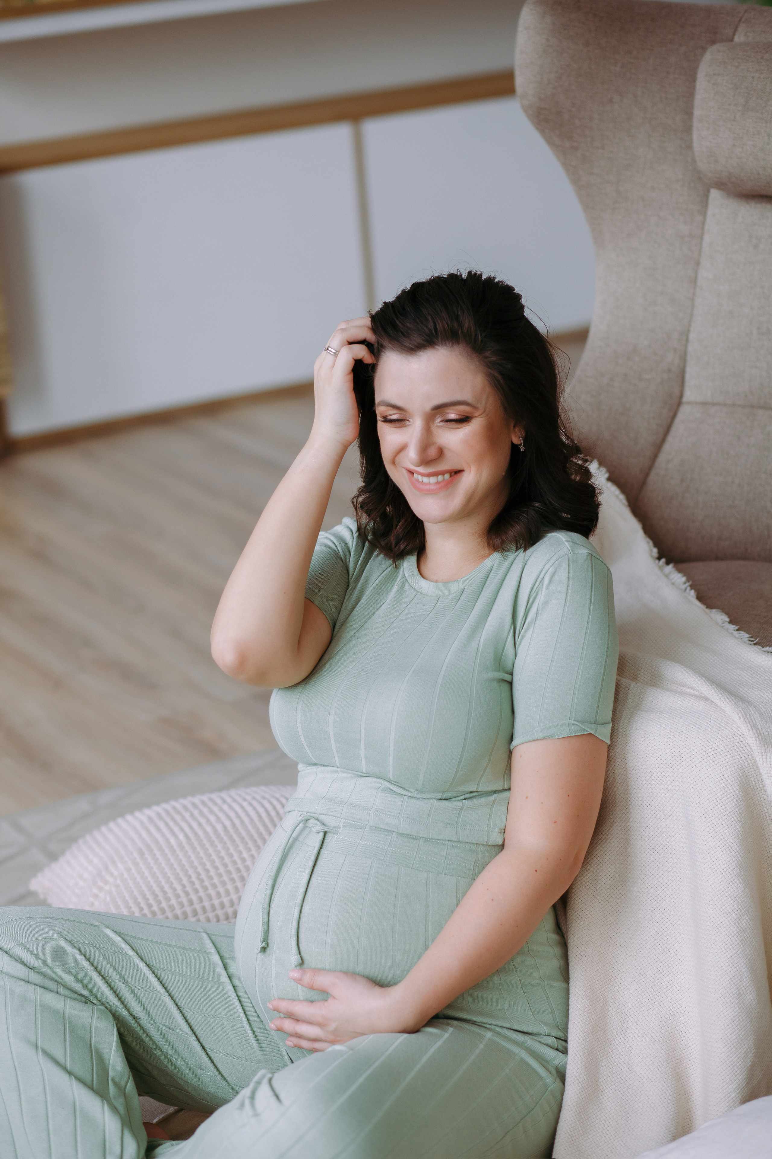 Фотосессия беременности в фотостудии Кросс. Фотограф Александра Сыщенко