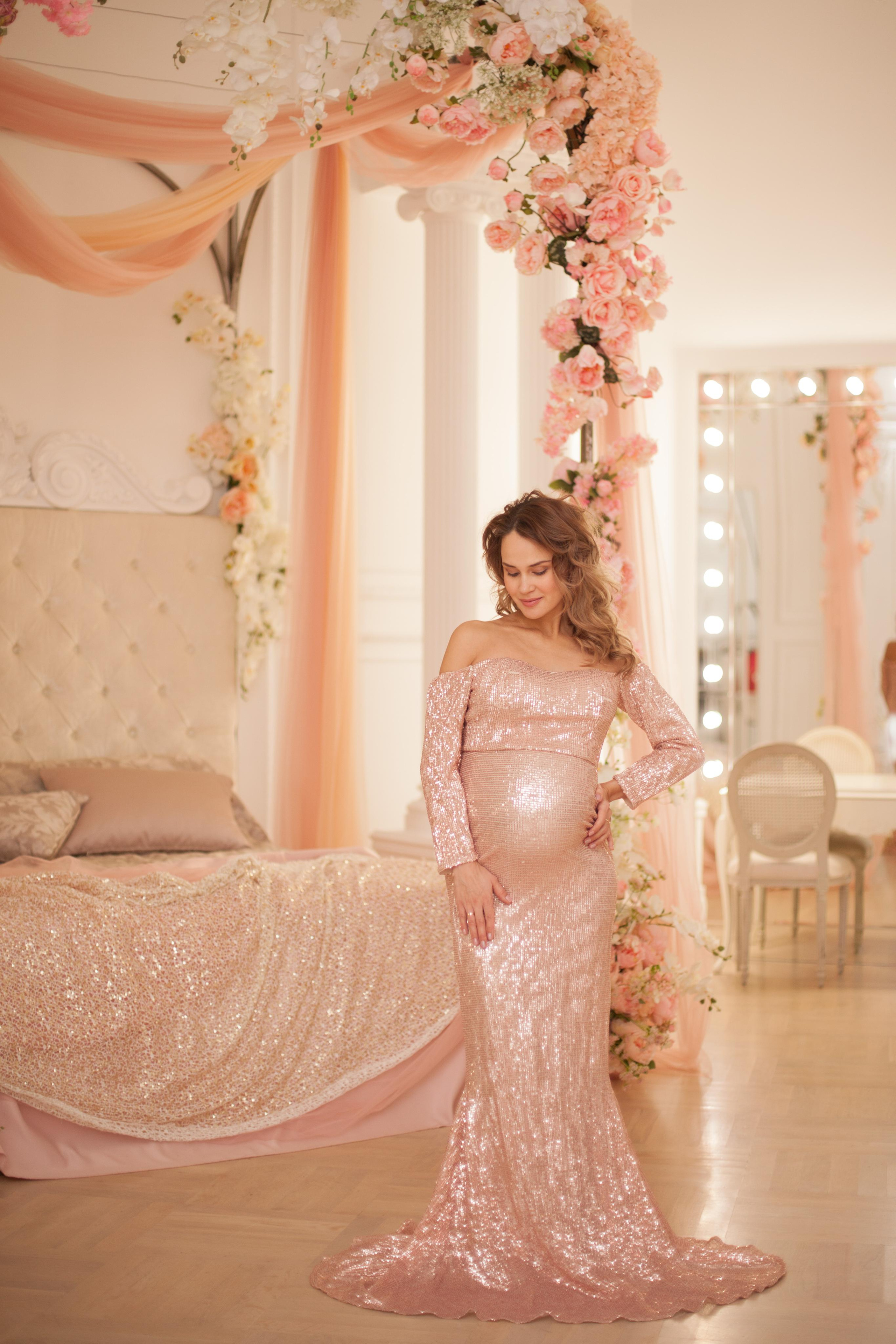 Фотосессия беременности в фотостудии Famouse. Фотограф Александра Сыщенко