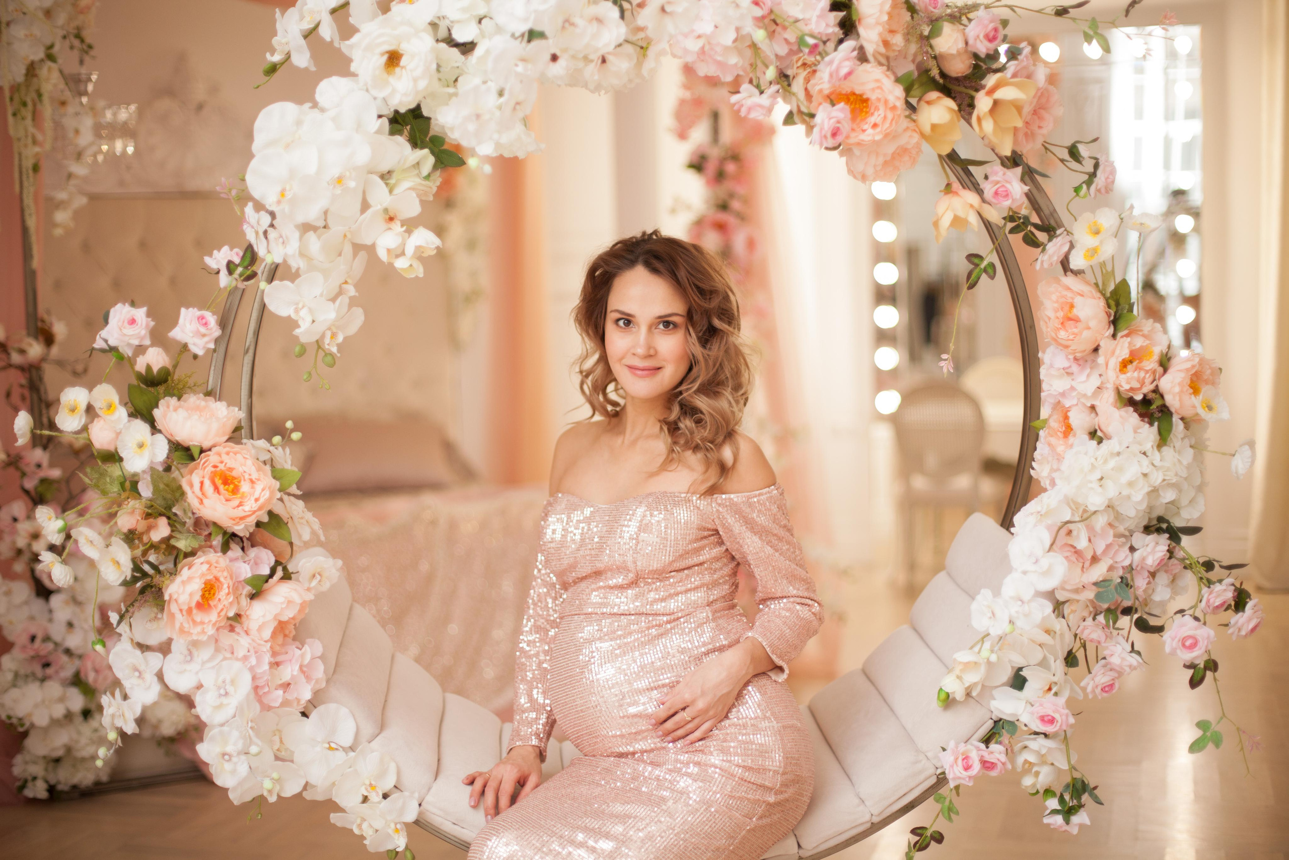 Фотосессия беременности в фотостудии Famouse. Фотограф Александра Сыщенко