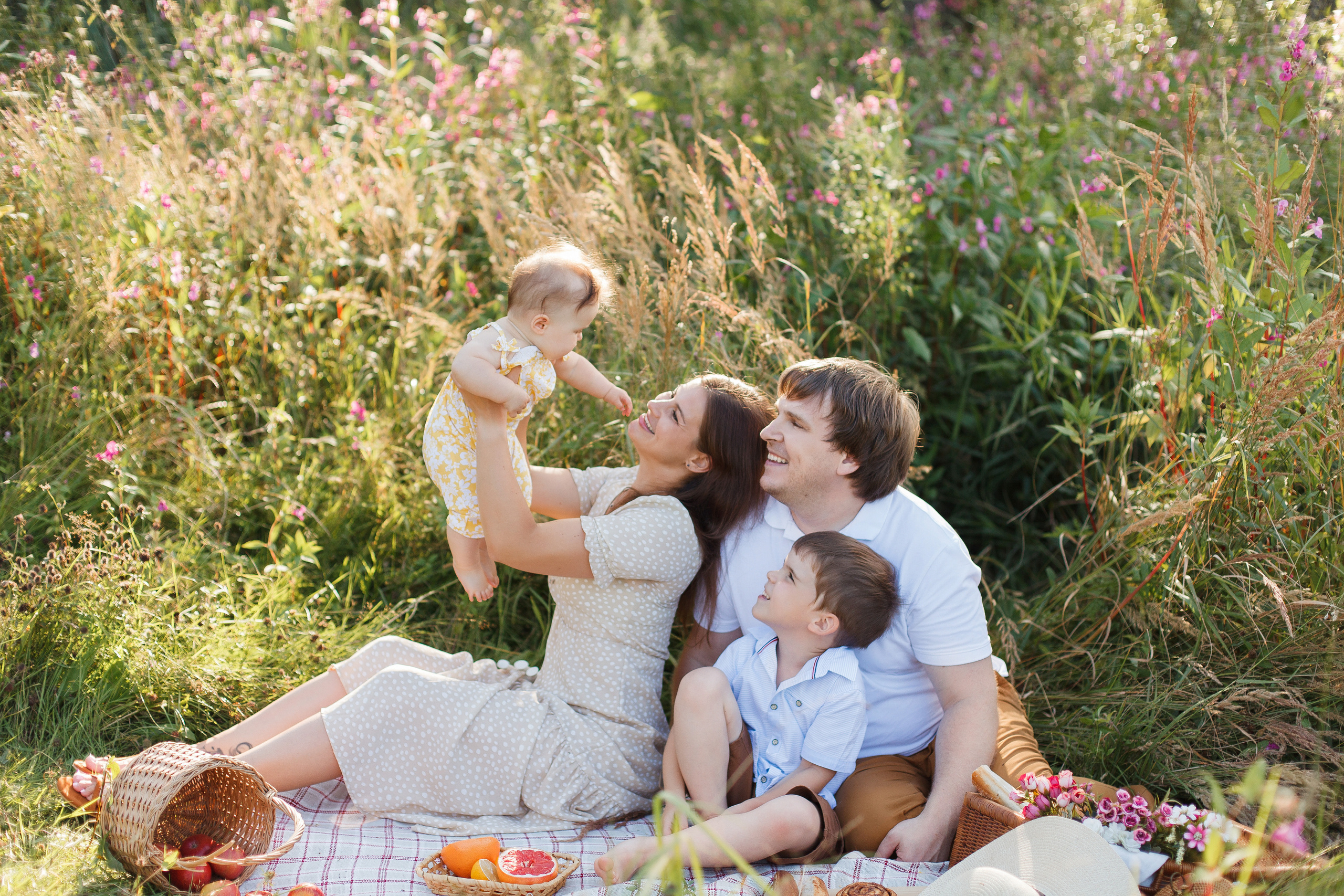 Летняя фотосессия с семьей около Пыхтинского пруда. Фотограф Александра Сыщенко