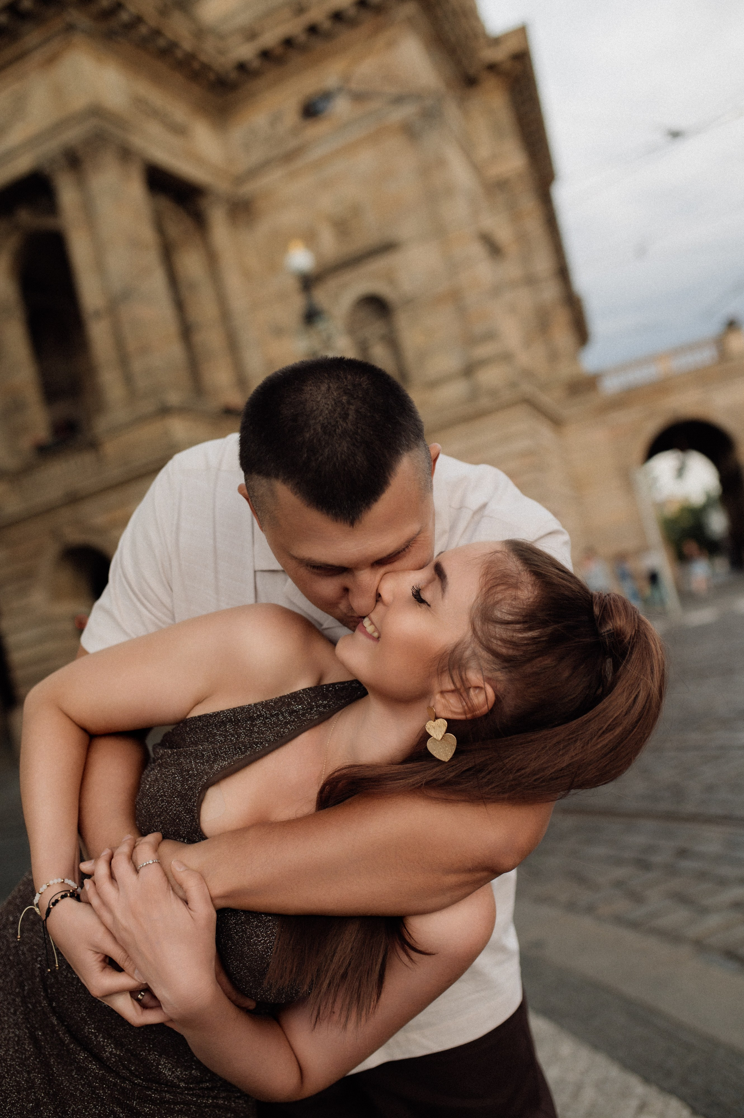 Prague Couple Photoshoot at Sunset. Photographer in Prague Yara Kurkus