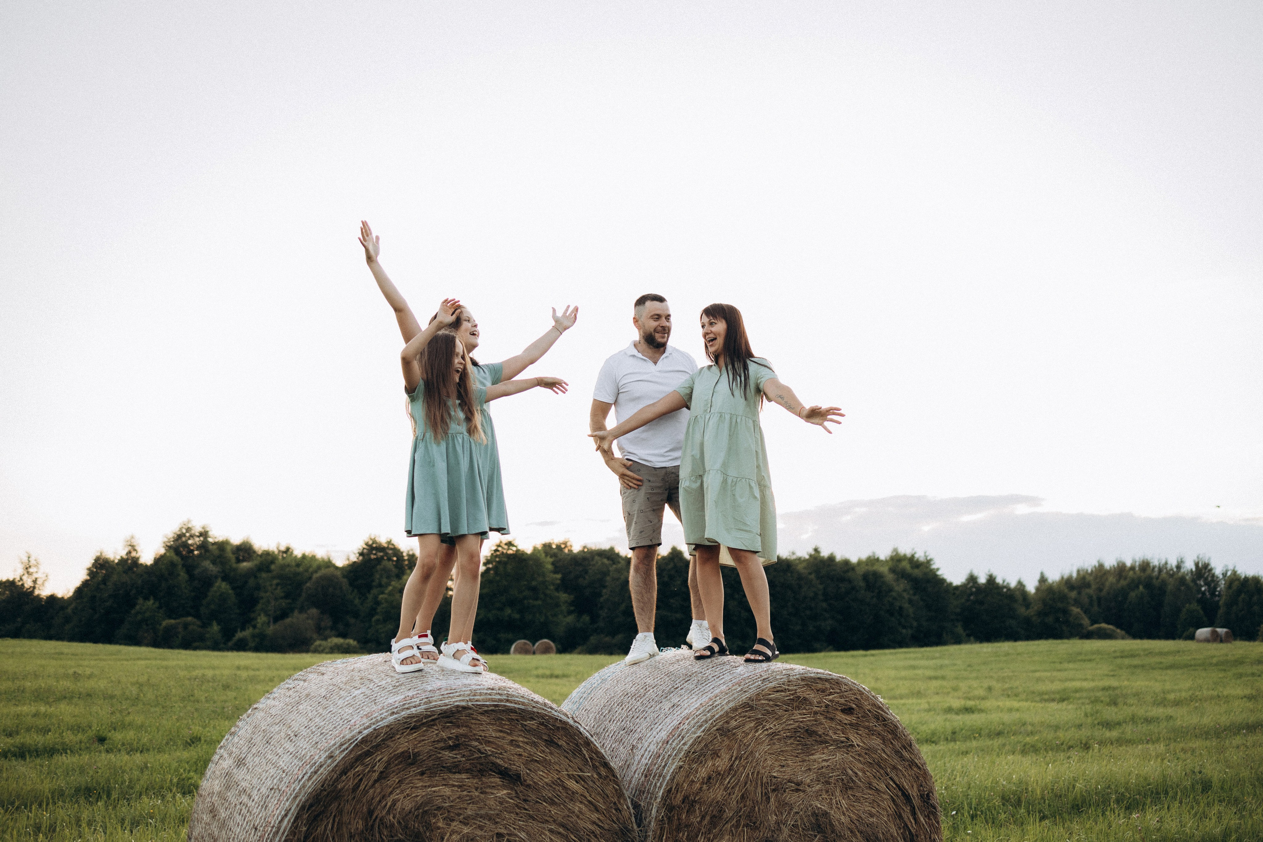 Алиса, Ульяна, Лена и Евгений. Фотограф Елена Рябцева