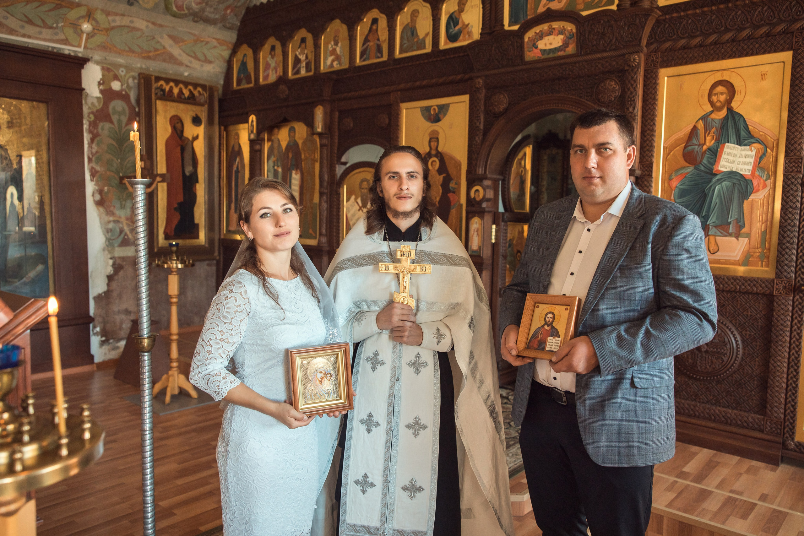 Анастасия и Сергей. Церковь Усекновения главы Иоанна Предтечи при Архиерейском доме. Семейный фотограф в Рязани и Рязанской области