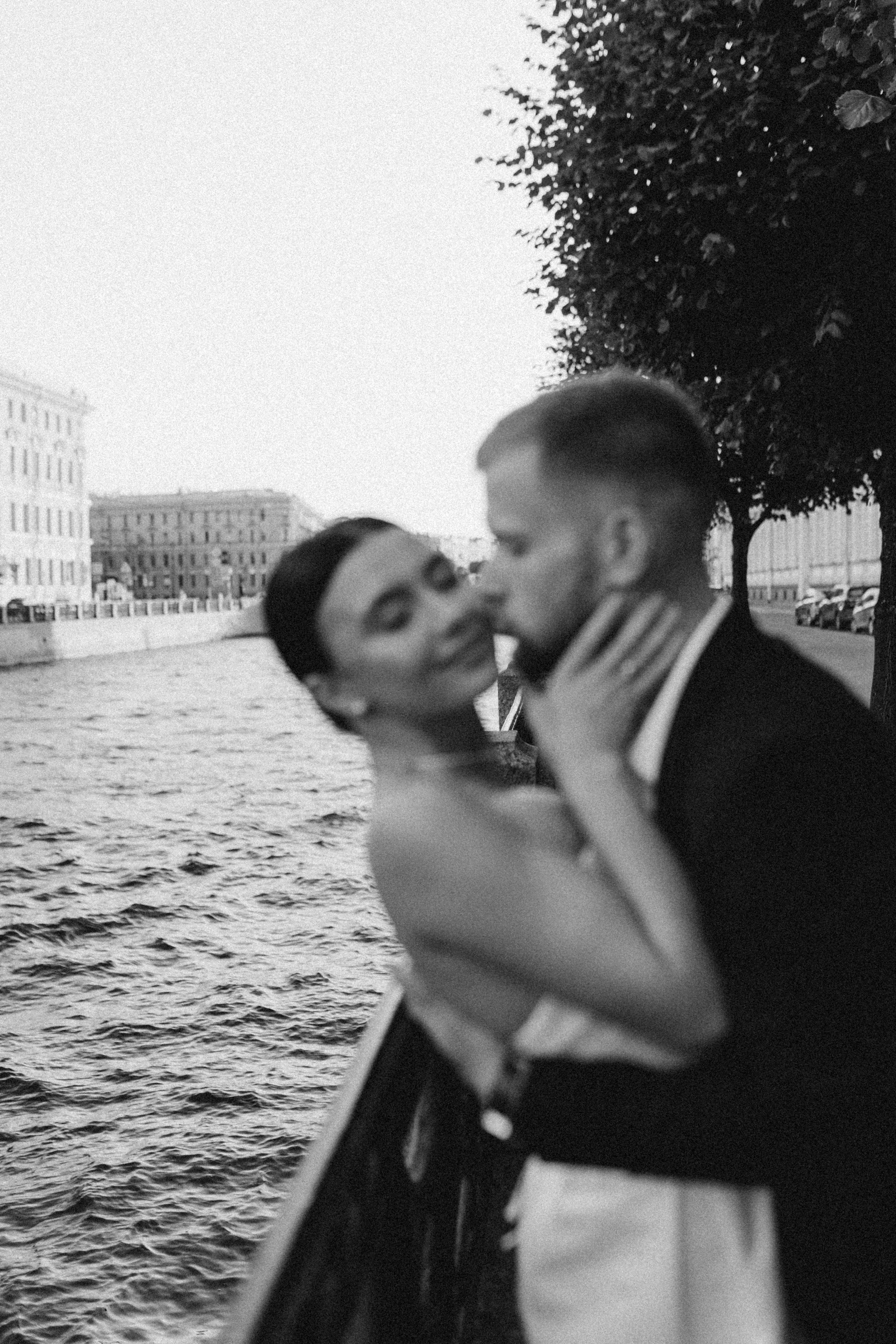 Костя и Лиза|прогулка + катер. Свадебный и love story фотограф в Санкт-Петербурге