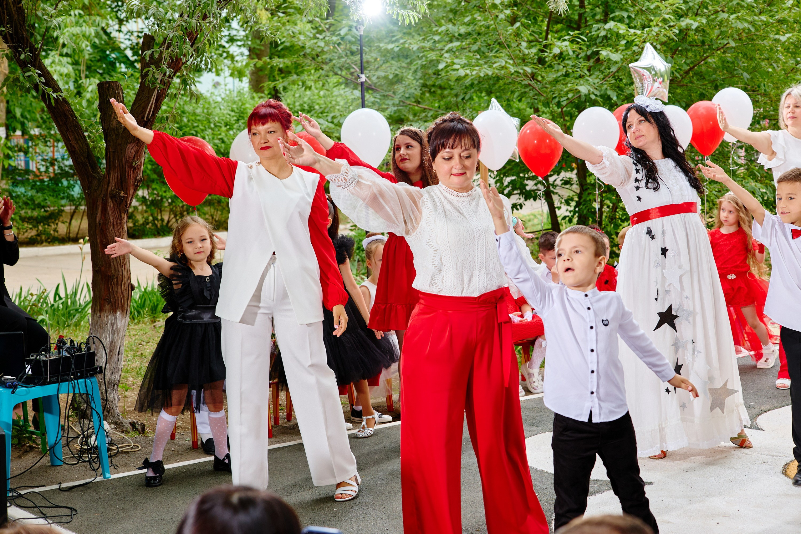Выпускной 45 сад. Фотограф Выпускные альбомы Таганрог Сергей Коробченко