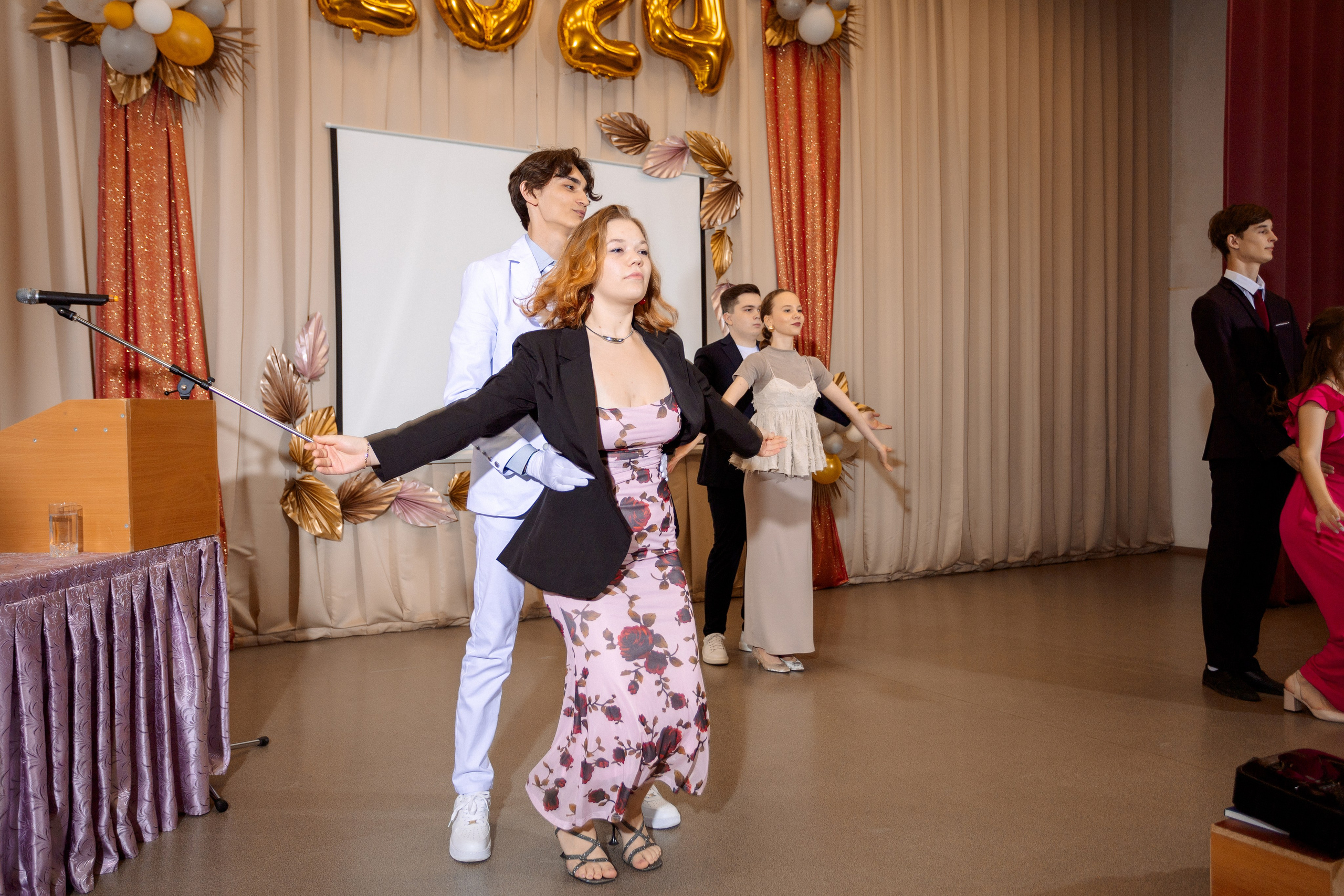 ВРУЧЕНИЕ АТТЕСТАТОВ: Пример. Все фото. Профессиональный фотограф в Ижевске Леша Петров