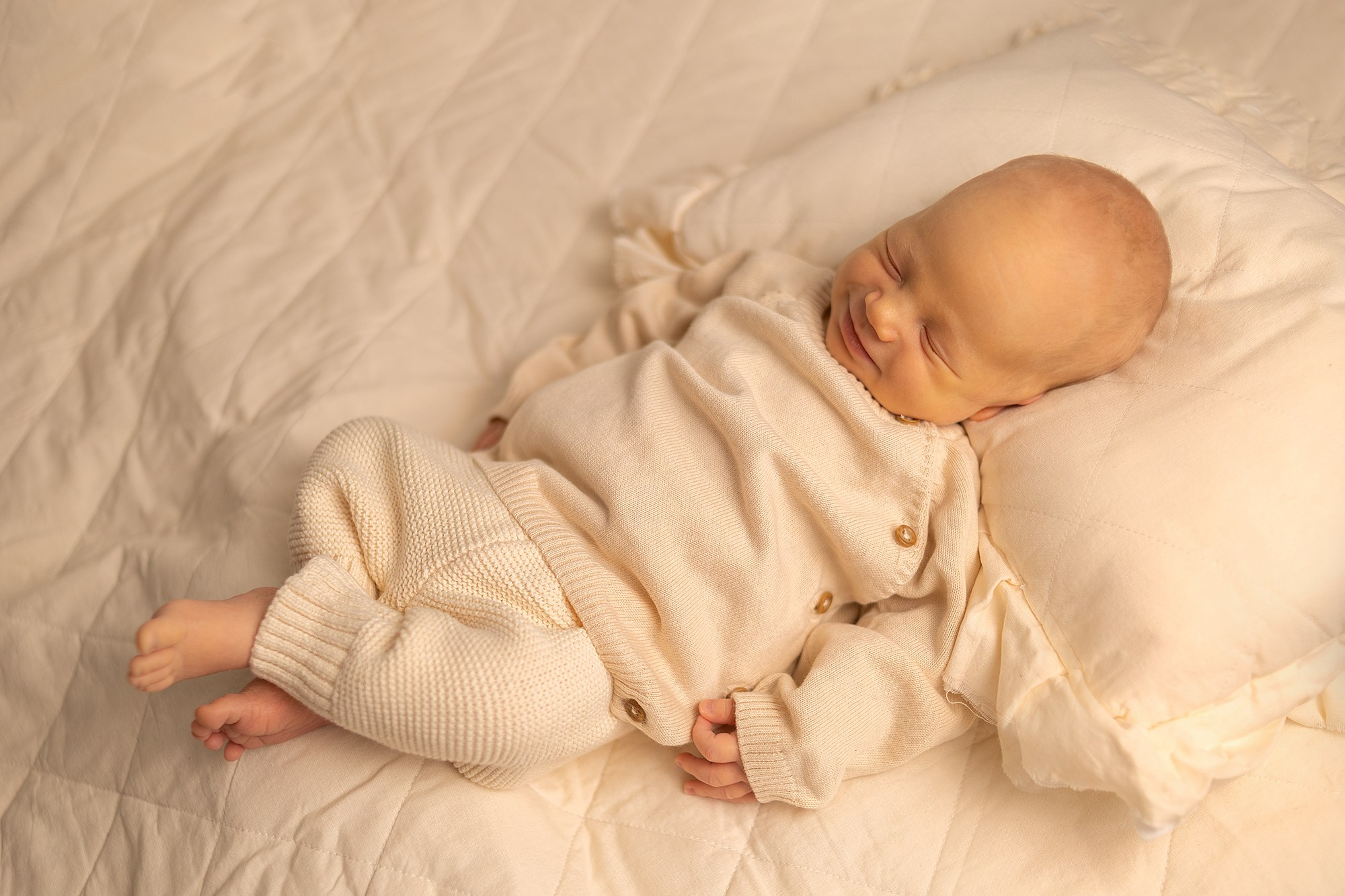 Фотосессия новорожденного у вас дома