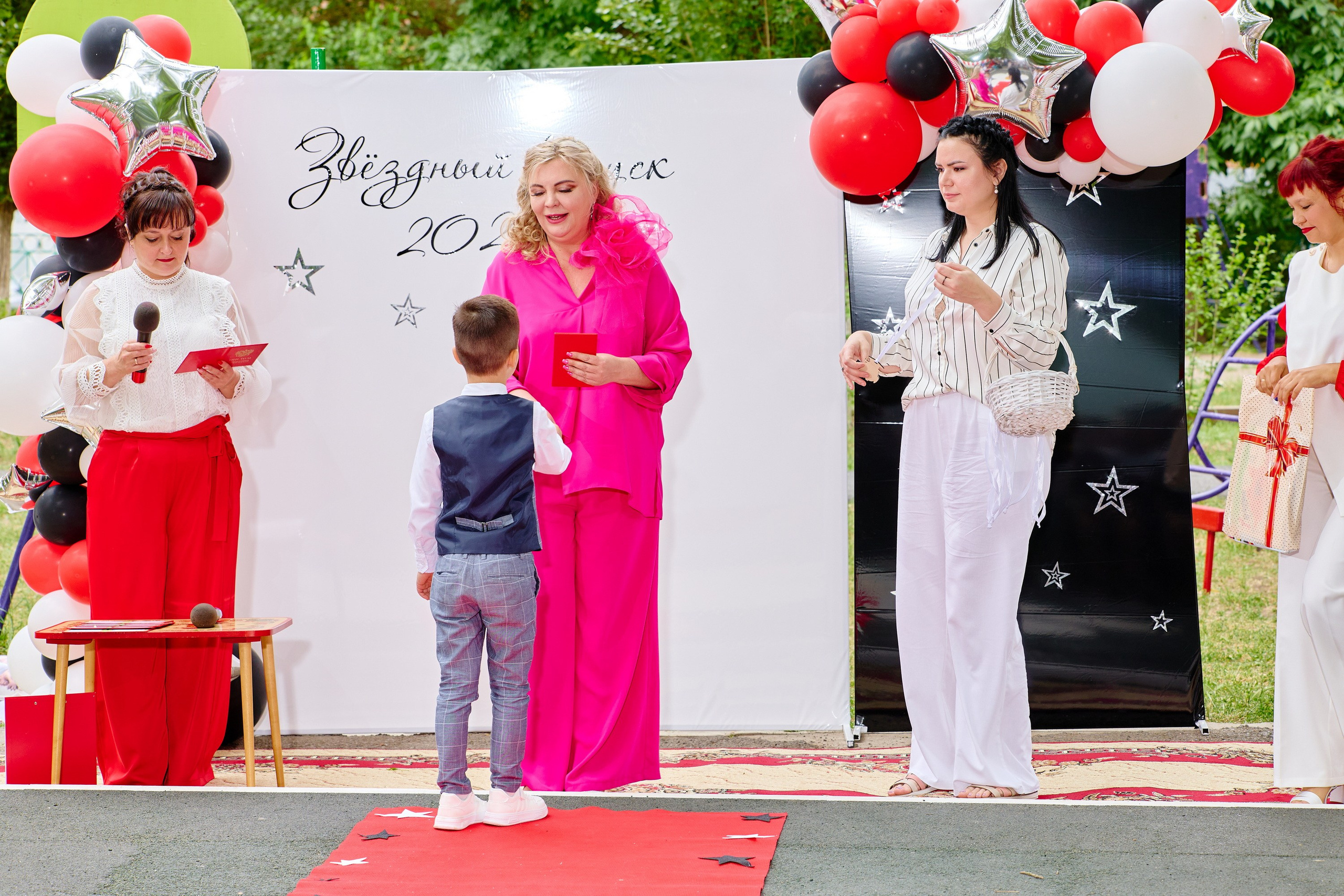 Выпускной 45 сад. Фотограф Выпускные альбомы Таганрог Сергей Коробченко