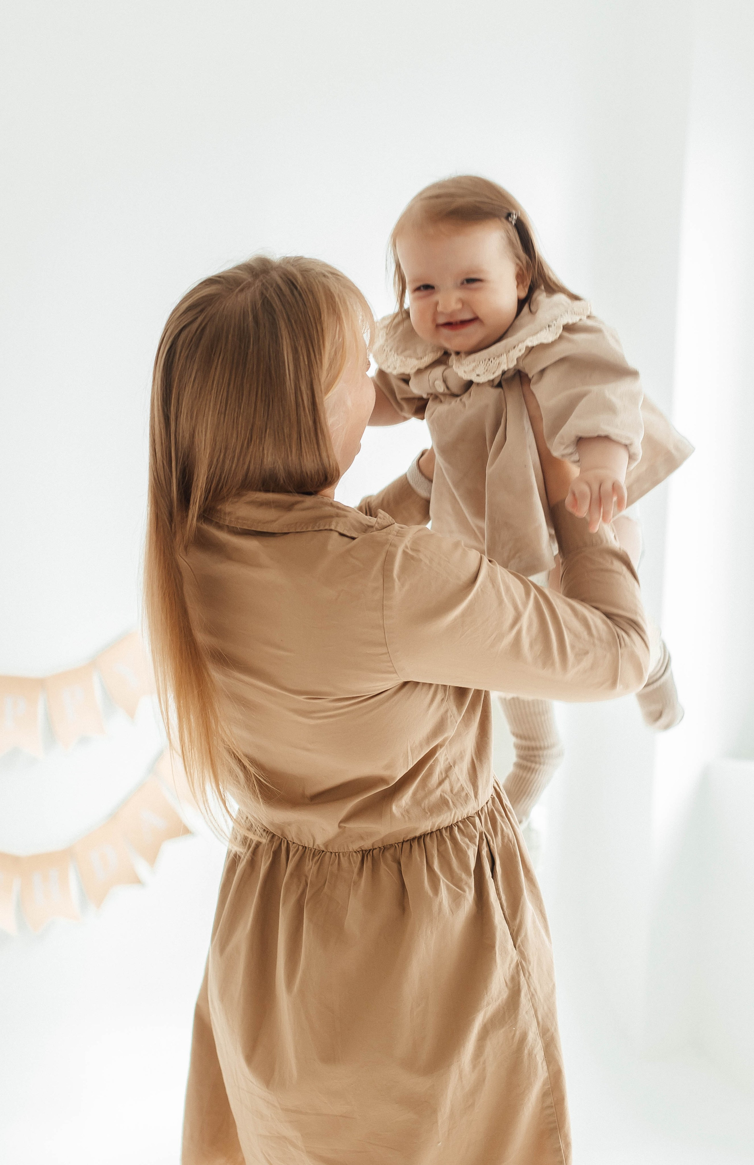 Лиза — 1 годик. «Первый год — первый праздник в кадре!». Виктория Ларина — Портретный профессиональный фотограф в Иркутске
