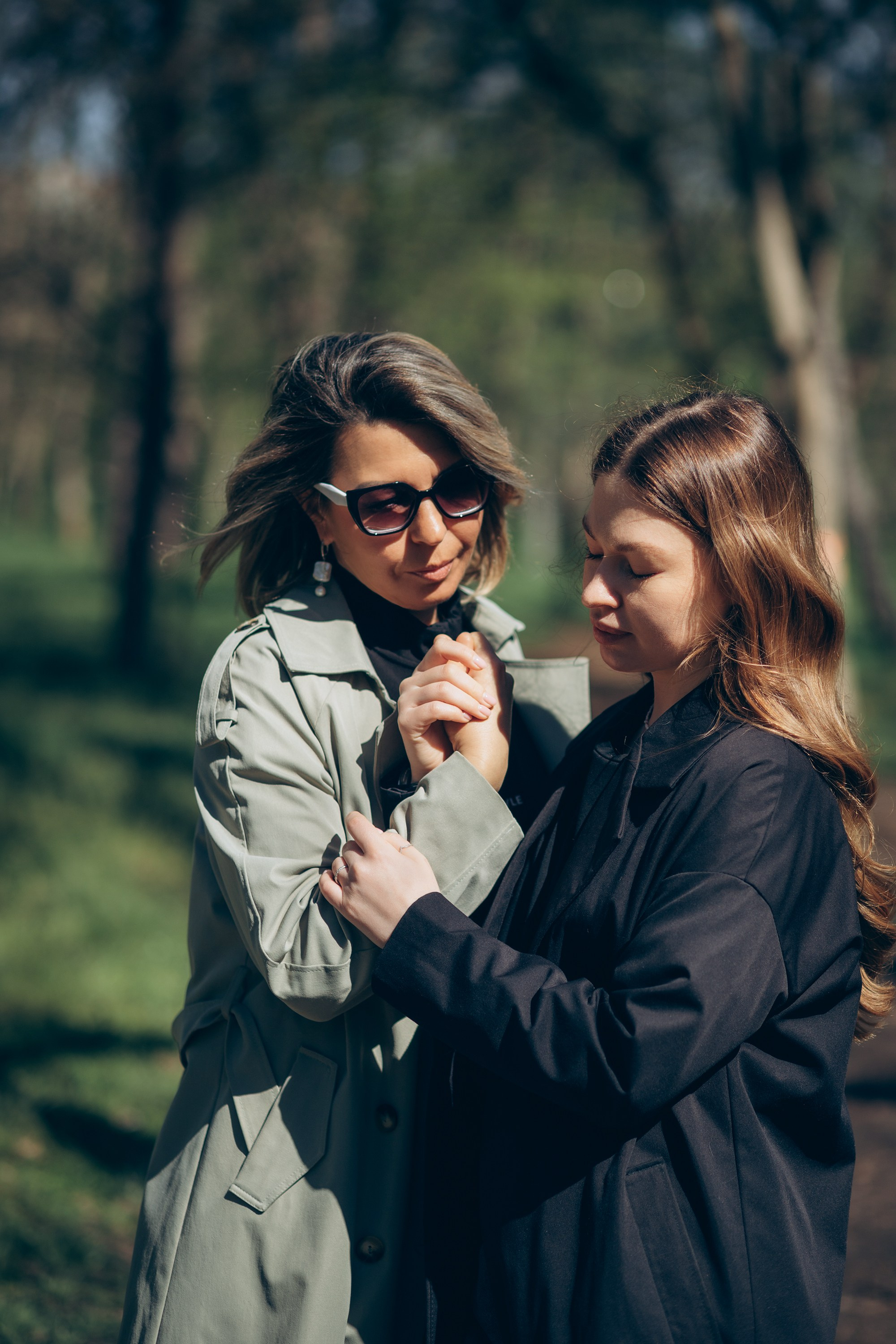 Марина и Настя на прогулочной фотосессии в Чистяковской роще. Фотограф КовалёваТатьяна | Москва | Краснодар |Сочи |Портрет, свадьбы, семейные съёмки
