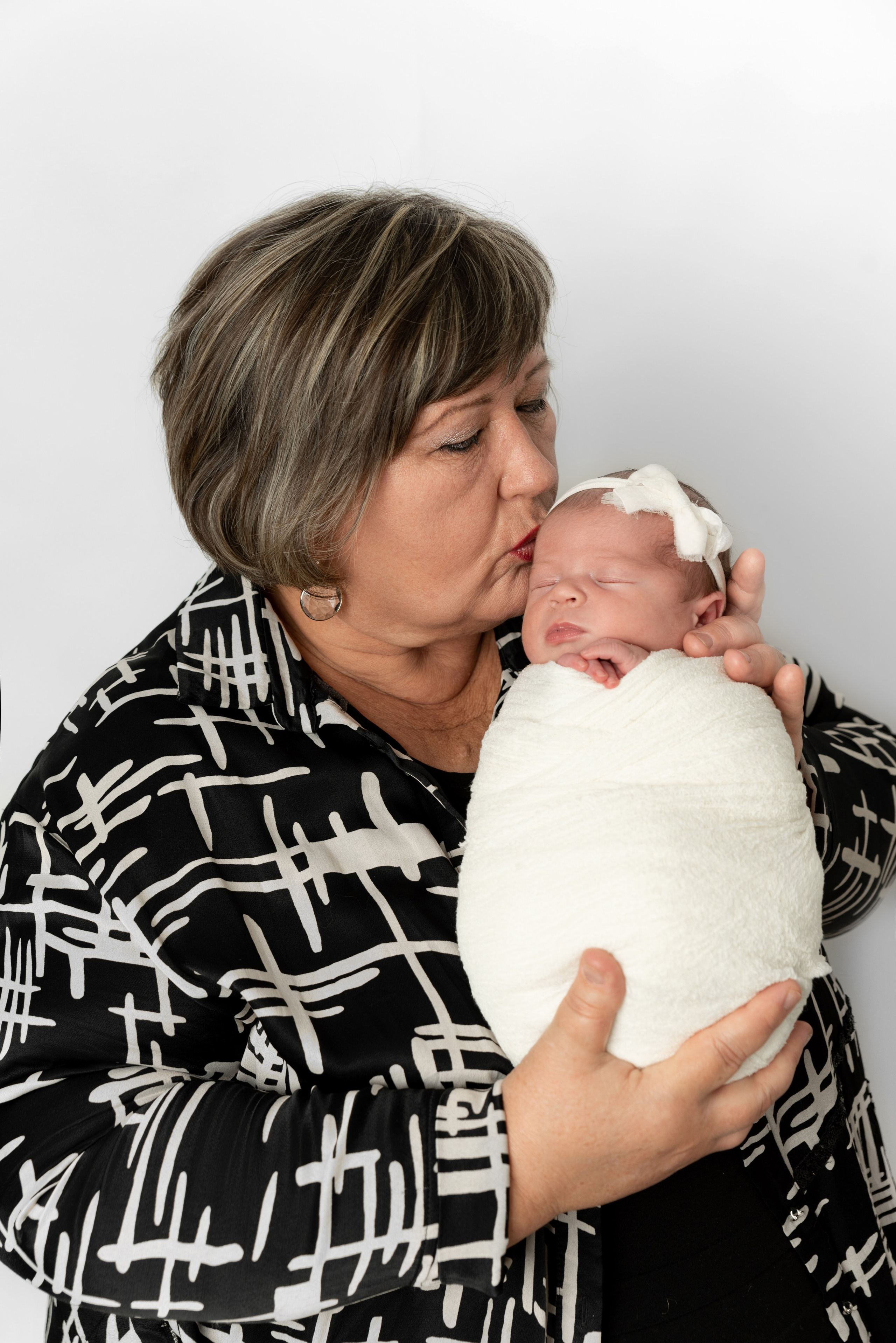 Ньюборн пакет Крепыш малышка Маргарита. Фотограф новорожденных в Нижневартовске Лара Курдюкова