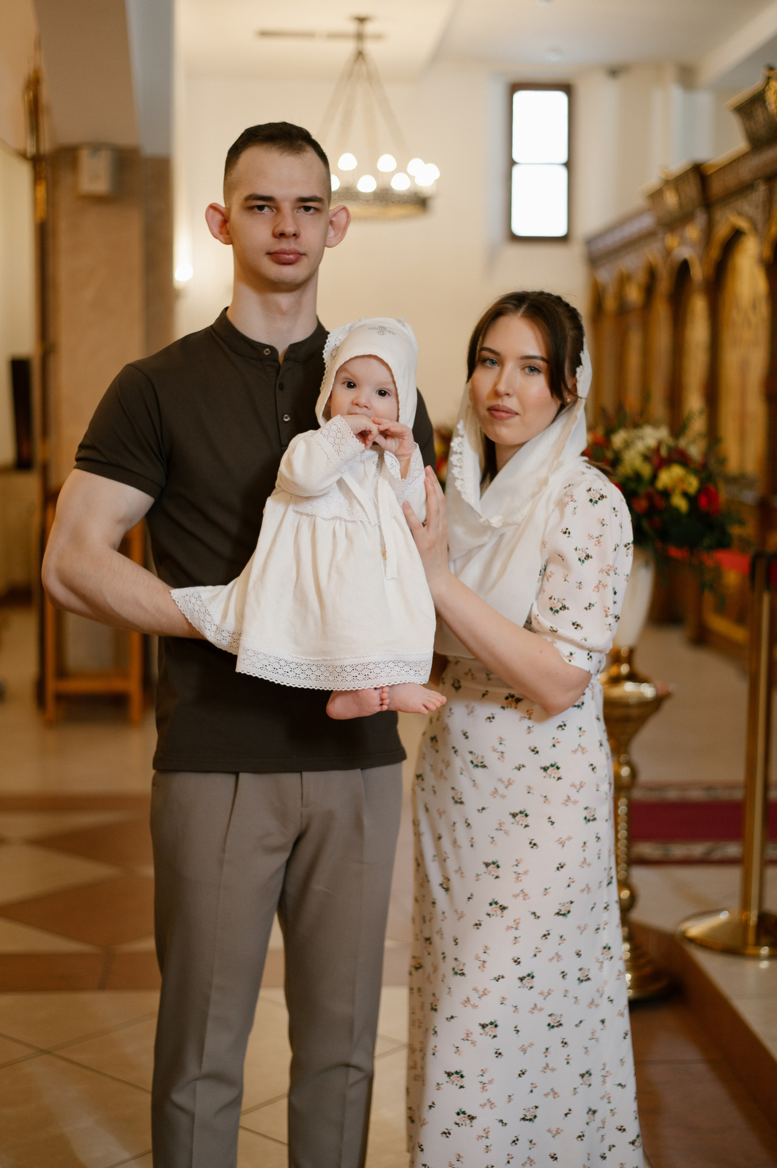 Фотограф на крещение. Фотосессия таинства крещения. Храм блаженной Матроны Московской в Дмитровском. Семейный и свадебный фотограф в Москве Татьяна Николаева