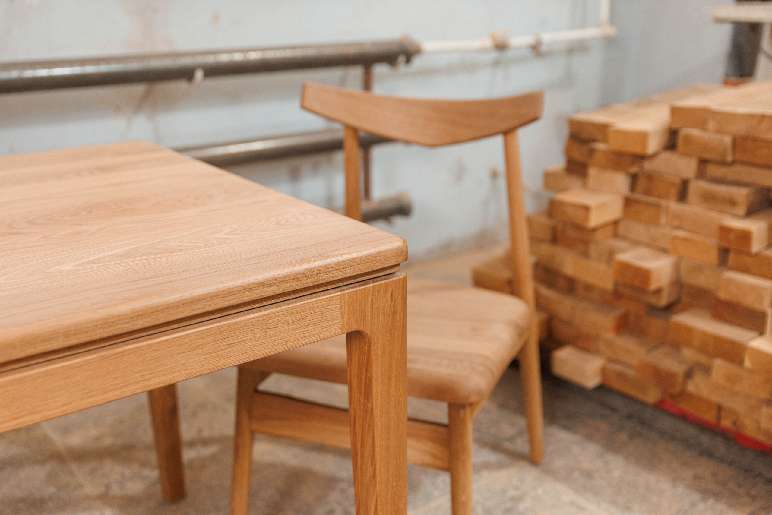 Артур и его стулья. Фотограф Балаев Михаил