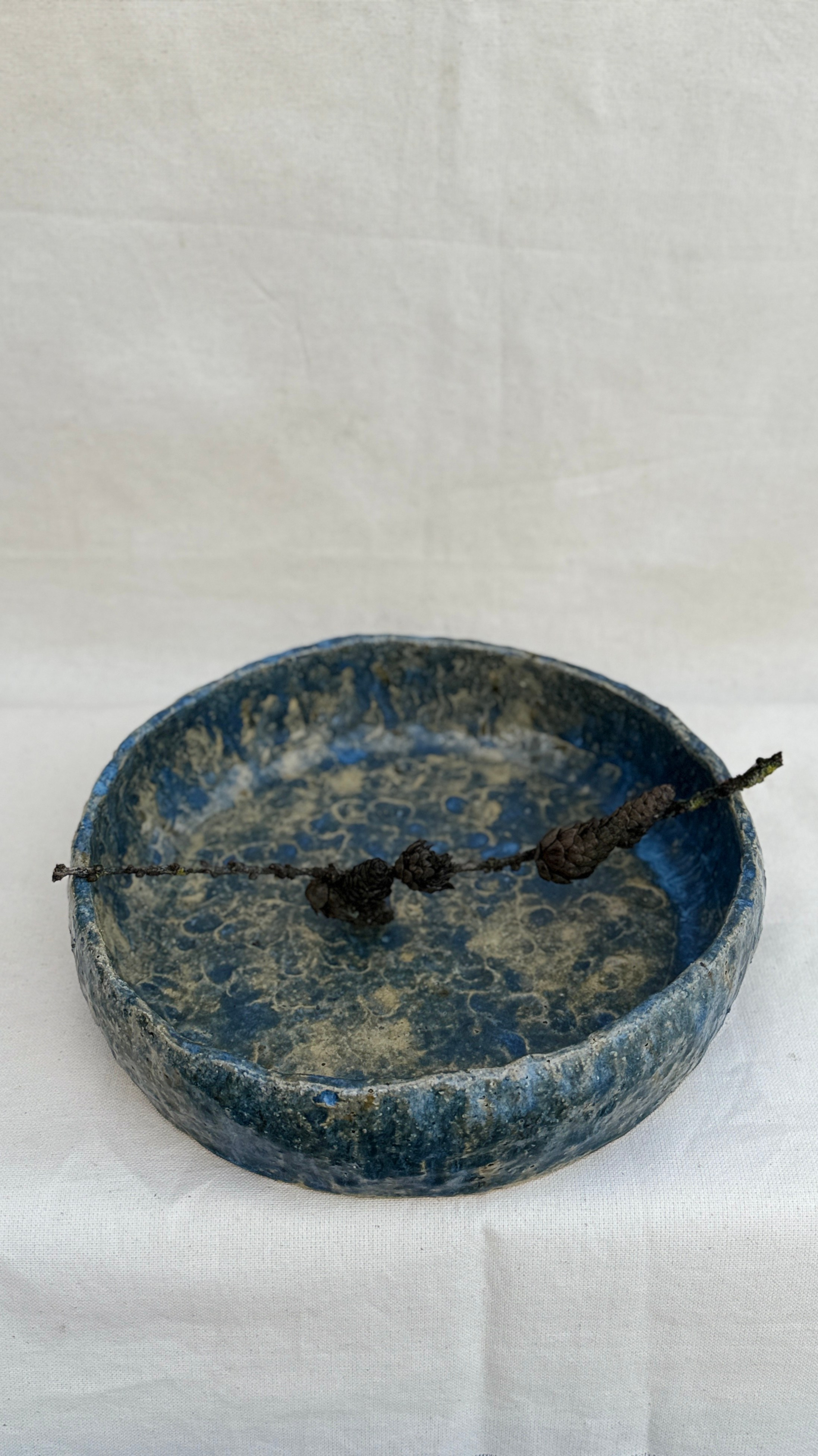 Блюдо «Голубая бездна». Арт-керамика Катерины Жизневской