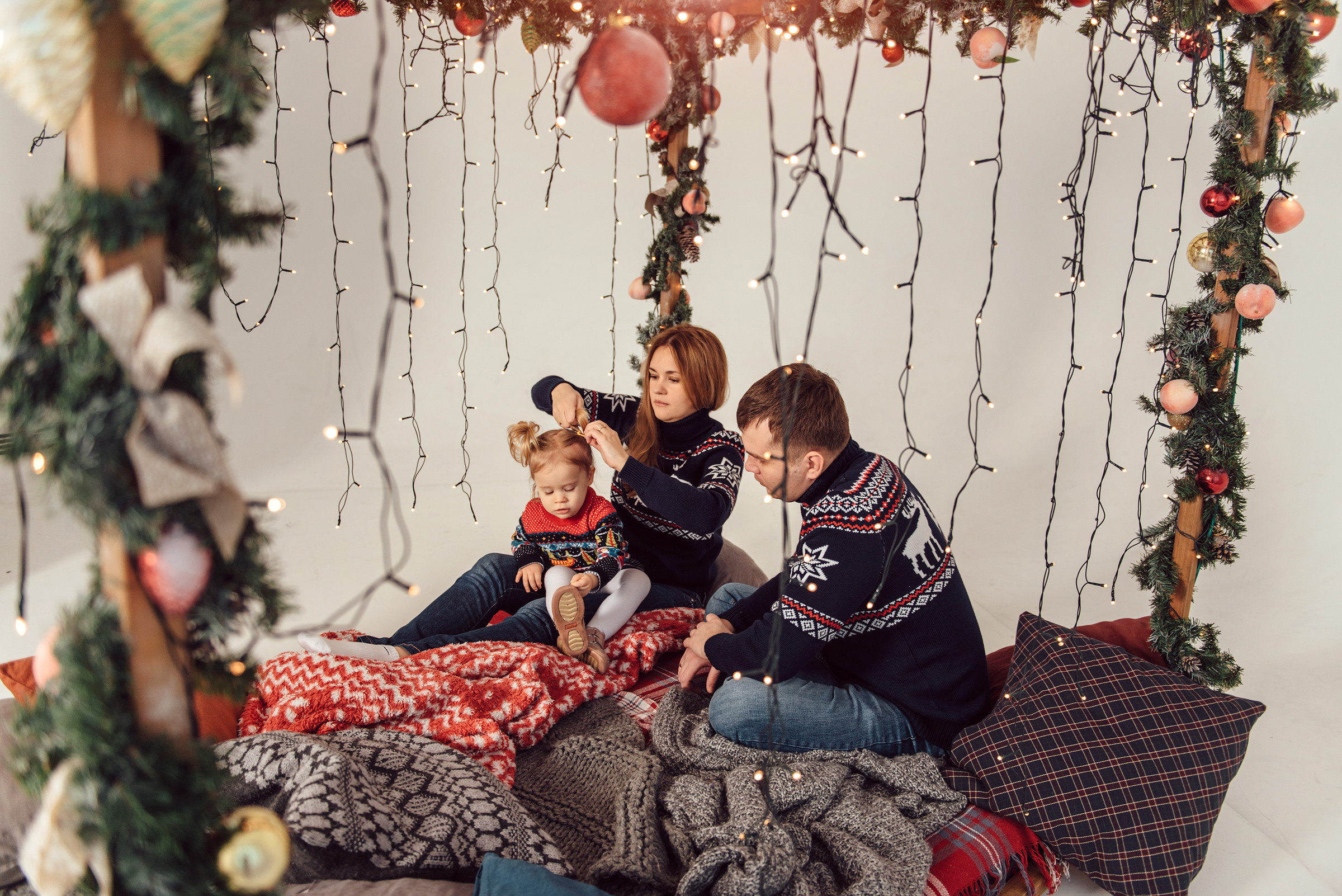 Юлия, Егор и малышка София. Новогодняя фотосессия. Свадебный фотограф в Санкт-Петербурге Венера Ахметова