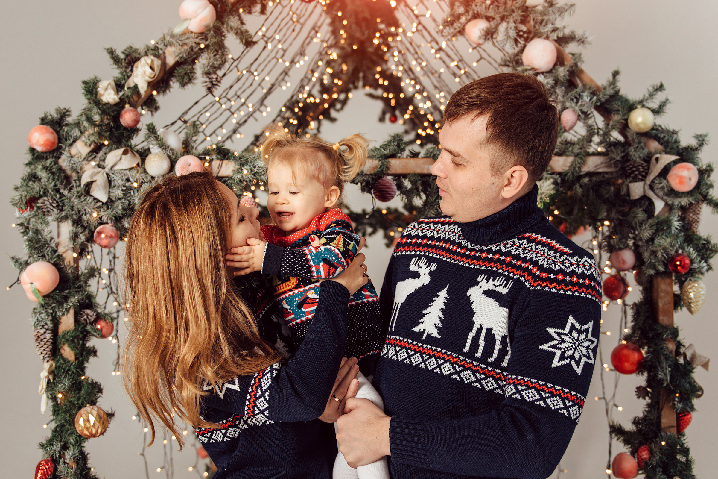 Юлия, Егор и малышка София. Новогодняя фотосессия. Свадебный фотограф в Санкт-Петербурге Венера Ахметова