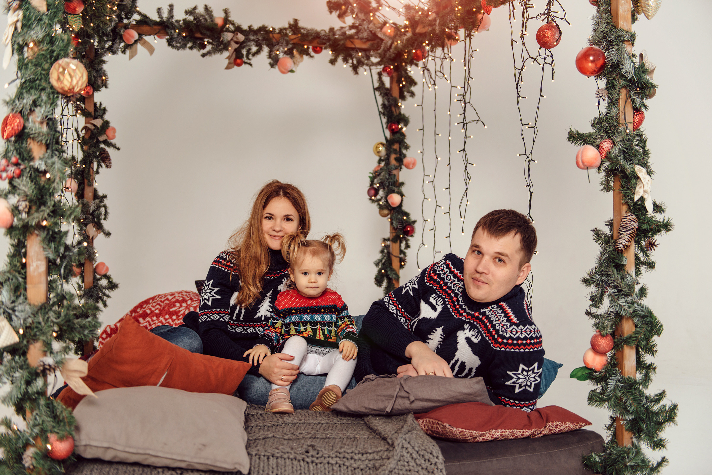 Юлия, Егор и малышка София. Новогодняя фотосессия. Свадебный фотограф в Санкт-Петербурге Венера Ахметова