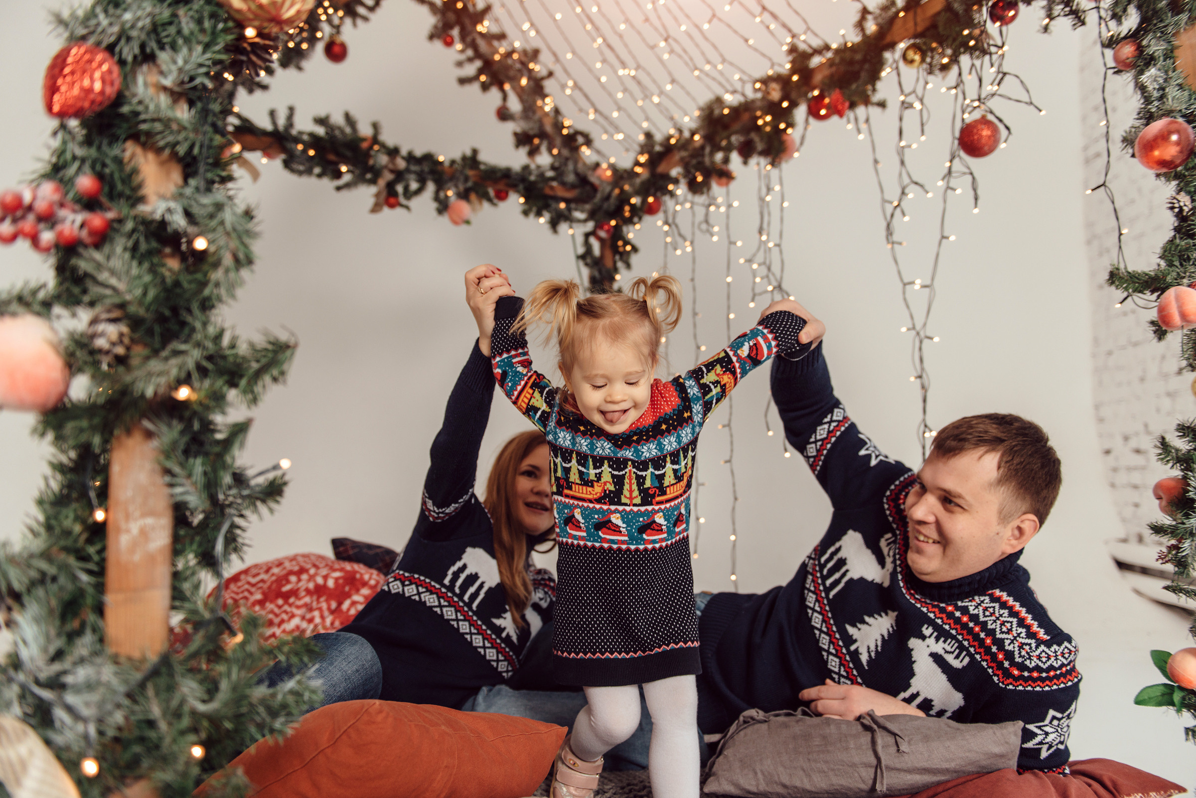 Юлия, Егор и малышка София. Новогодняя фотосессия. Свадебный фотограф в Санкт-Петербурге Венера Ахметова