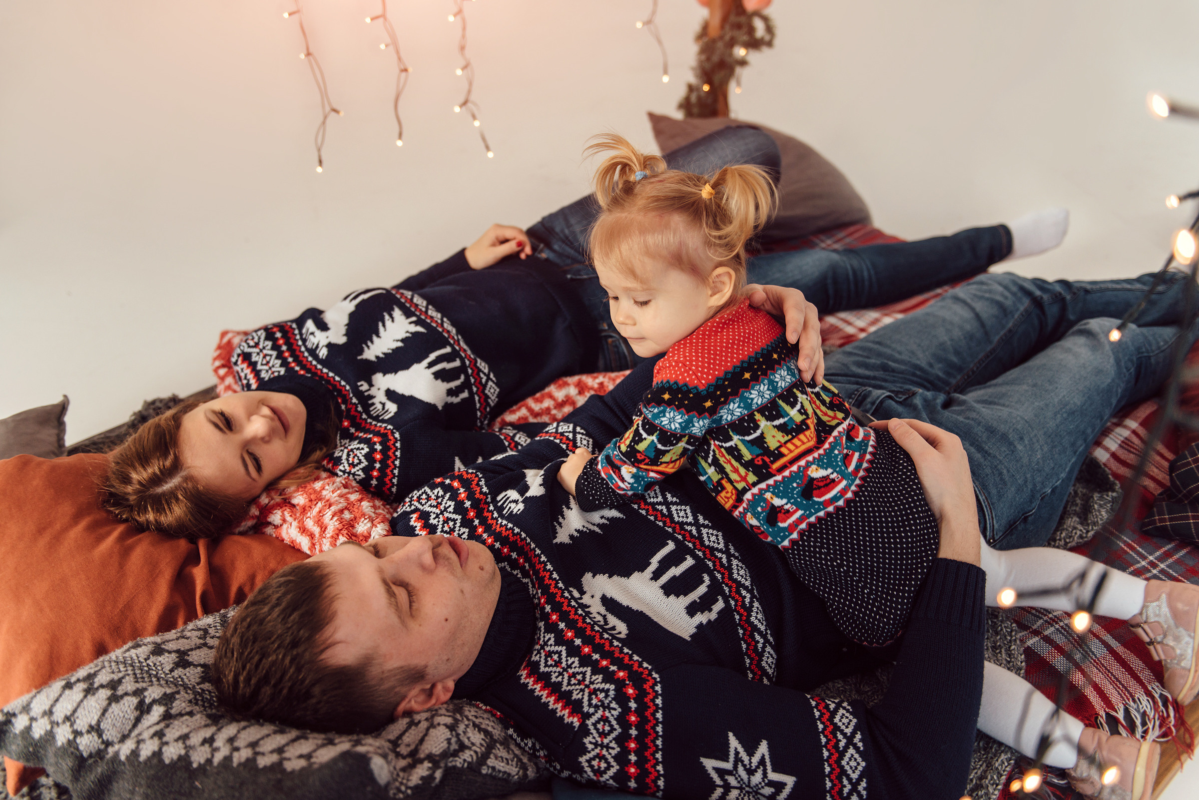 Юлия, Егор и малышка София. Новогодняя фотосессия. Свадебный фотограф в Санкт-Петербурге Венера Ахметова