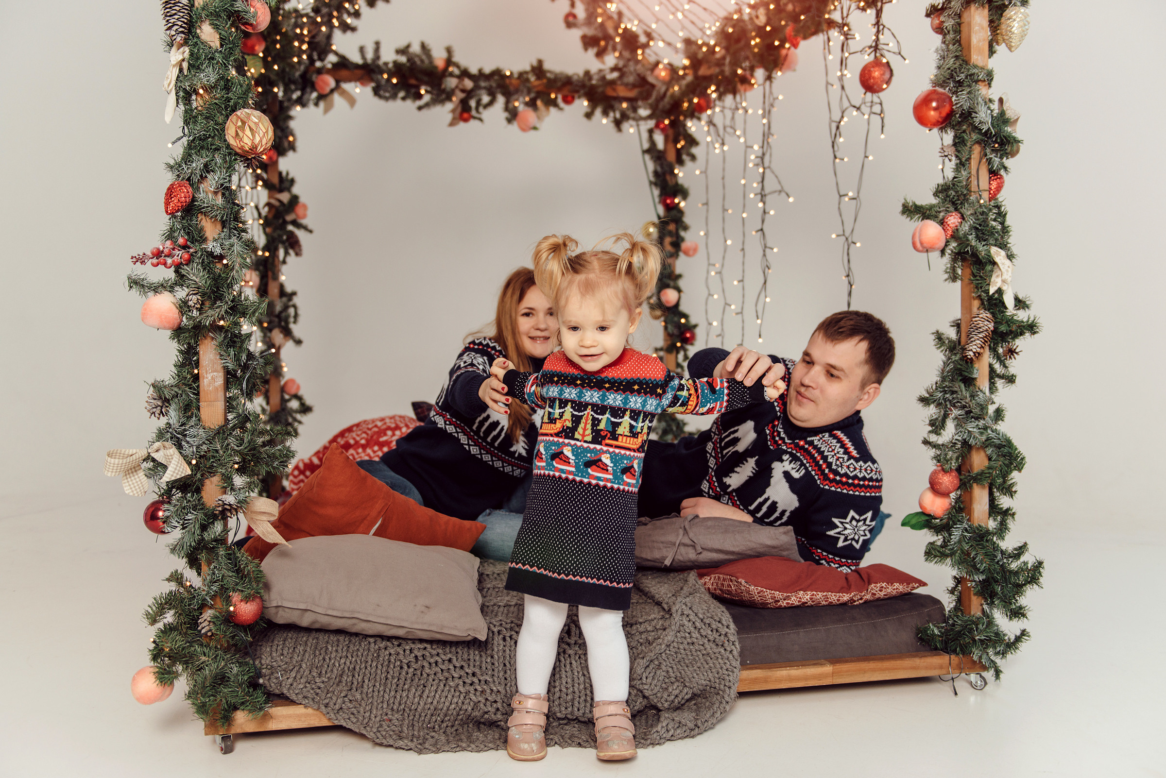 Юлия, Егор и малышка София. Новогодняя фотосессия. Свадебный фотограф в Санкт-Петербурге Венера Ахметова