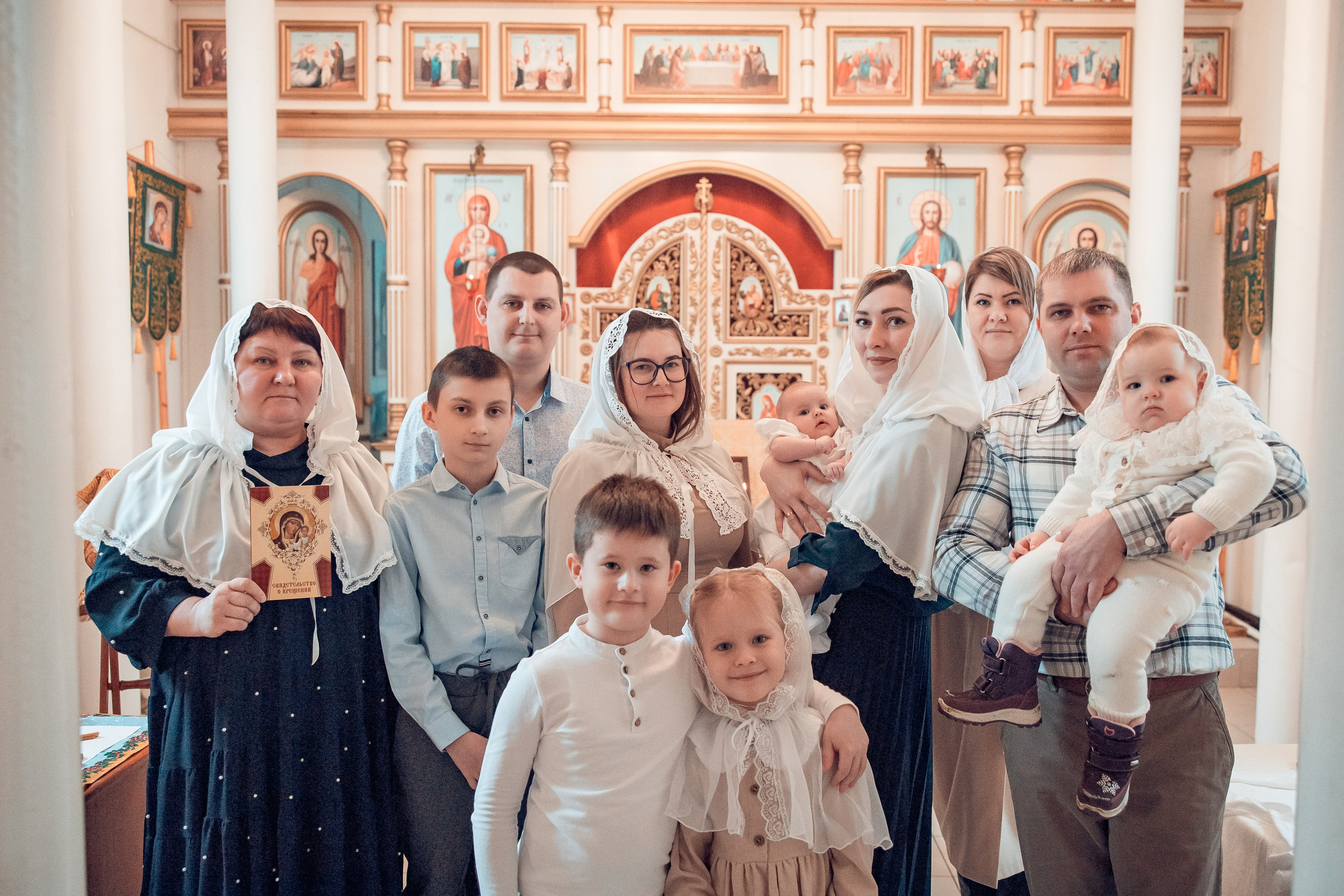 Таинство Крещения Виктории. Церковь Казанской иконы Божией Матери в Вышетравино. Семейный фотограф в Рязани и Рязанской области