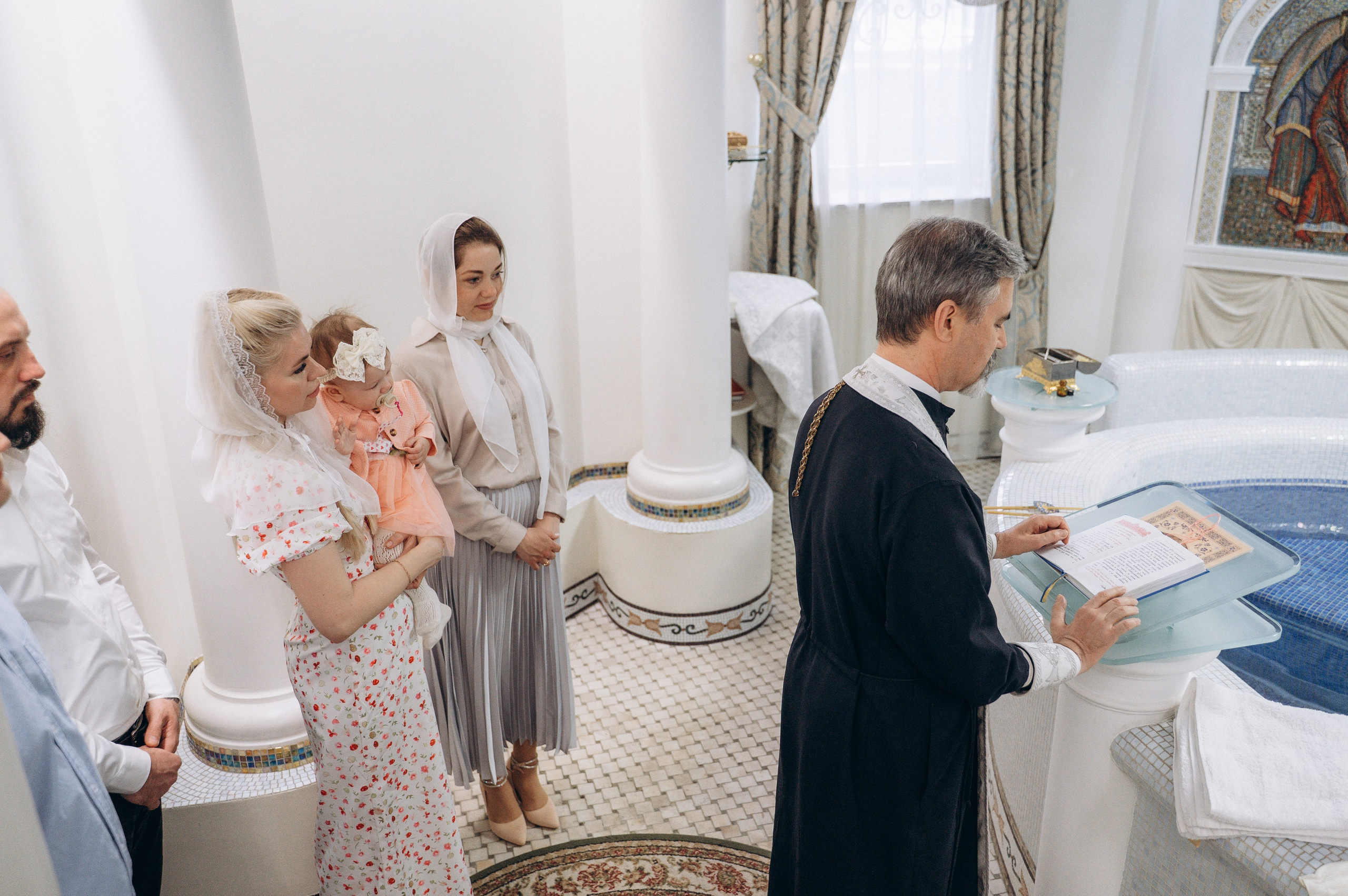 Крещение Миланы (Храм Всех Святых). Семейный фотограф в Минске Дарья Дреко