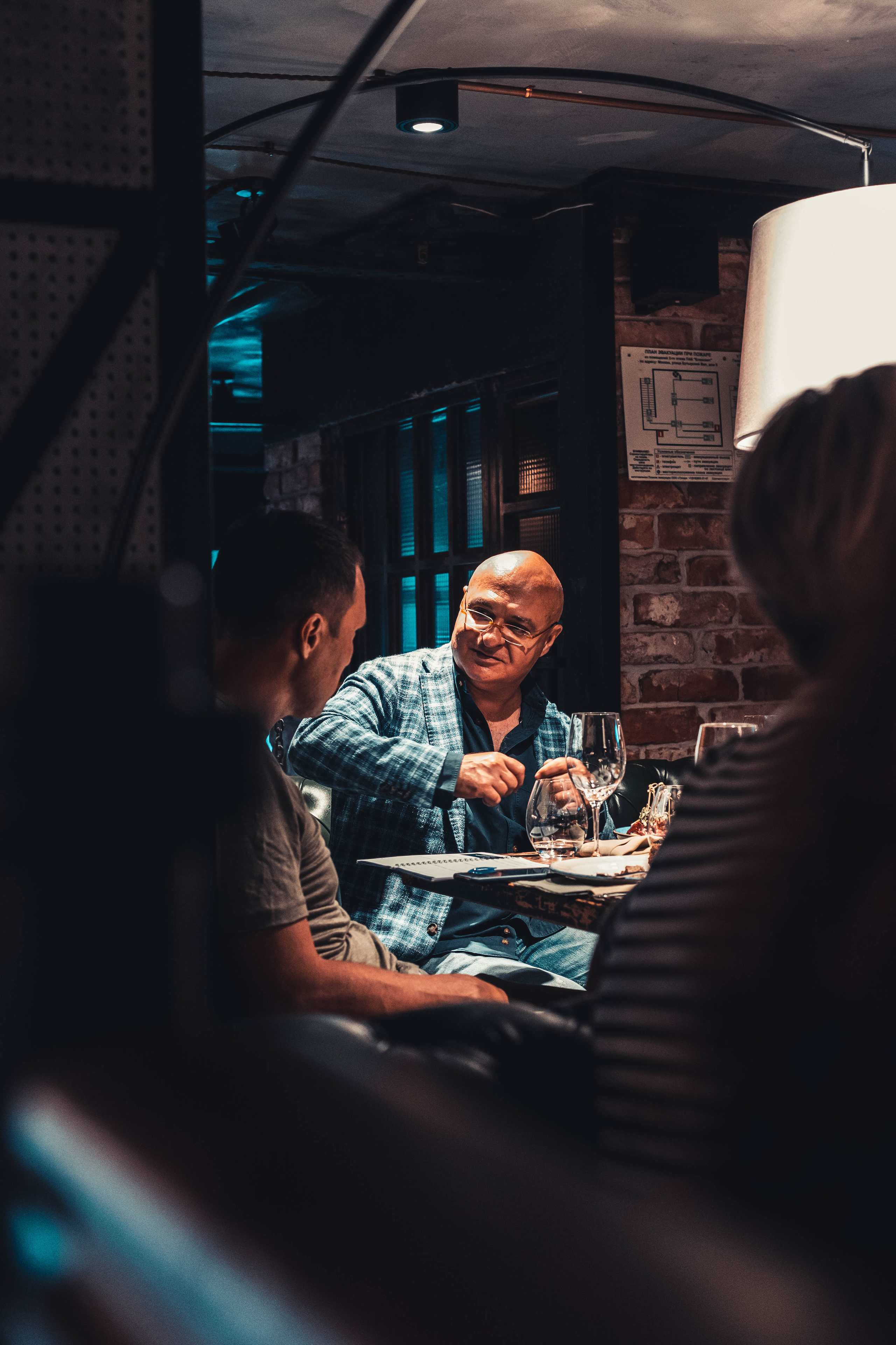 Дегустация вина. Портретный и репортажный фотограф в Москве Katerina Tesla