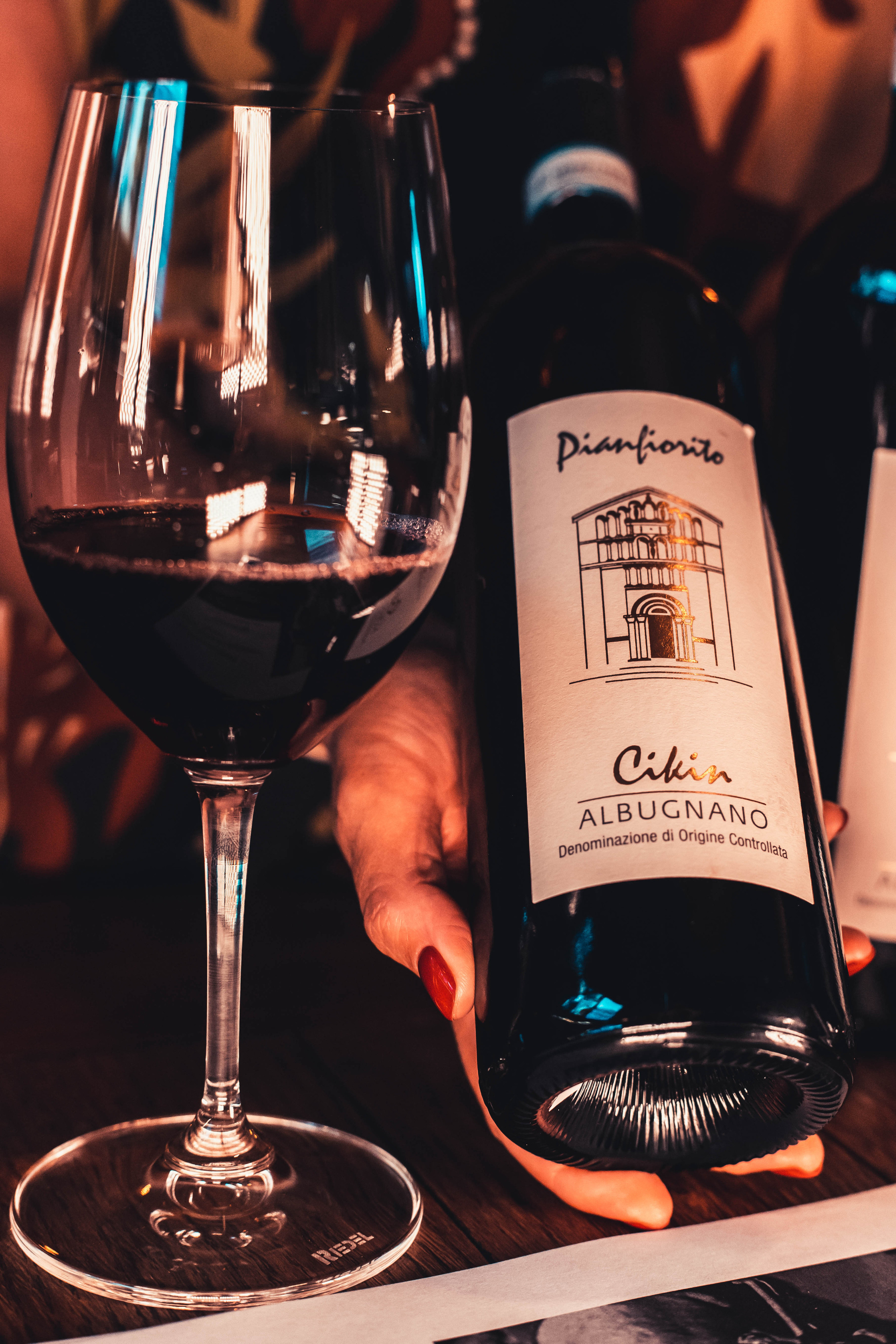 Дегустация вина. Портретный и репортажный фотограф в Москве Katerina Tesla