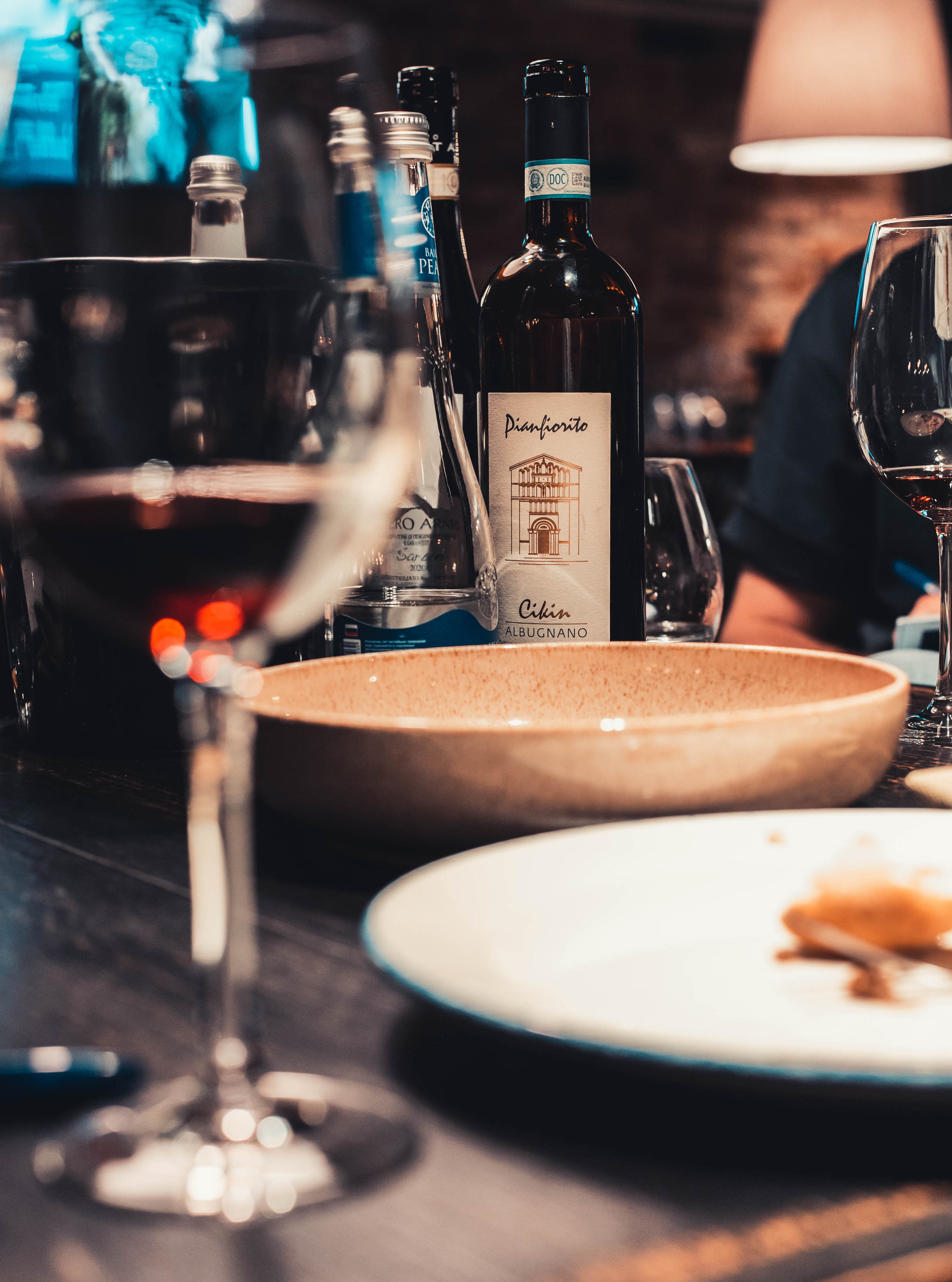 Дегустация вина. Портретный и репортажный фотограф в Москве Katerina Tesla