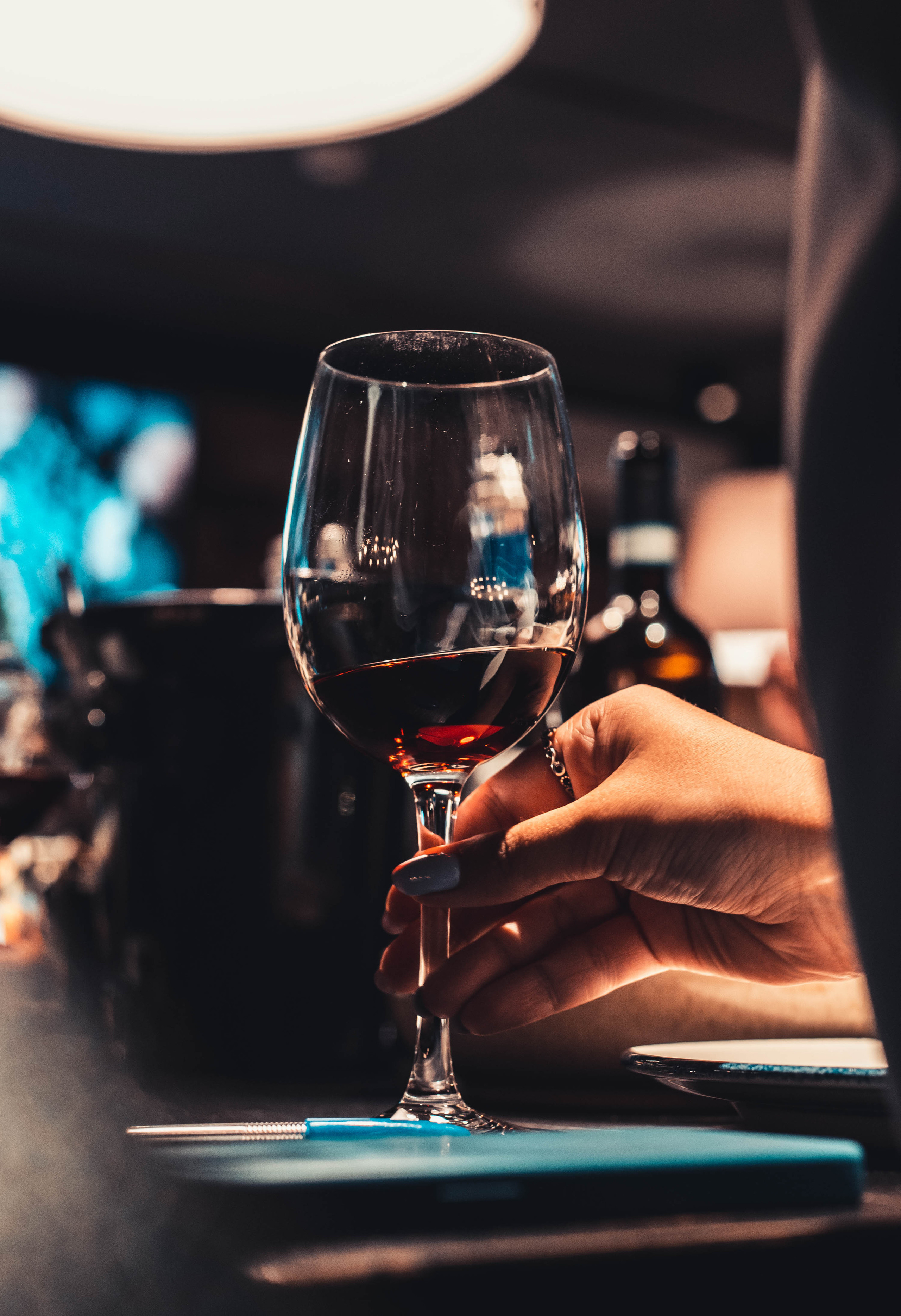 Дегустация вина. Портретный и репортажный фотограф в Москве Katerina Tesla