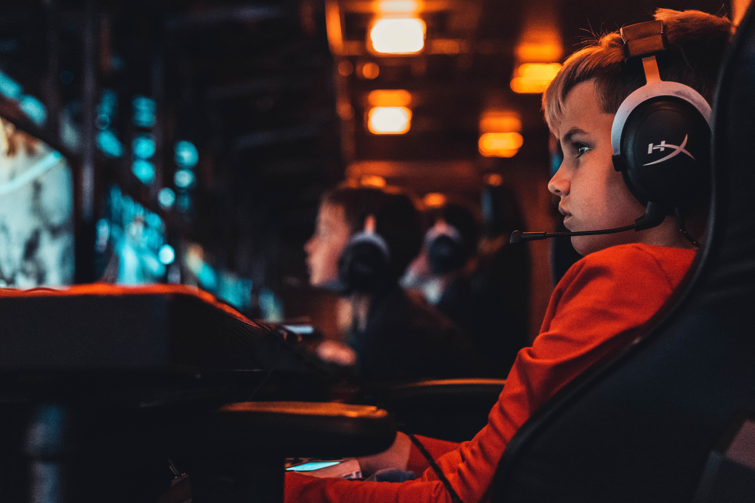 Соревнования по киберспорту среди школьников. Портретный и репортажный фотограф в Москве Katerina Tesla