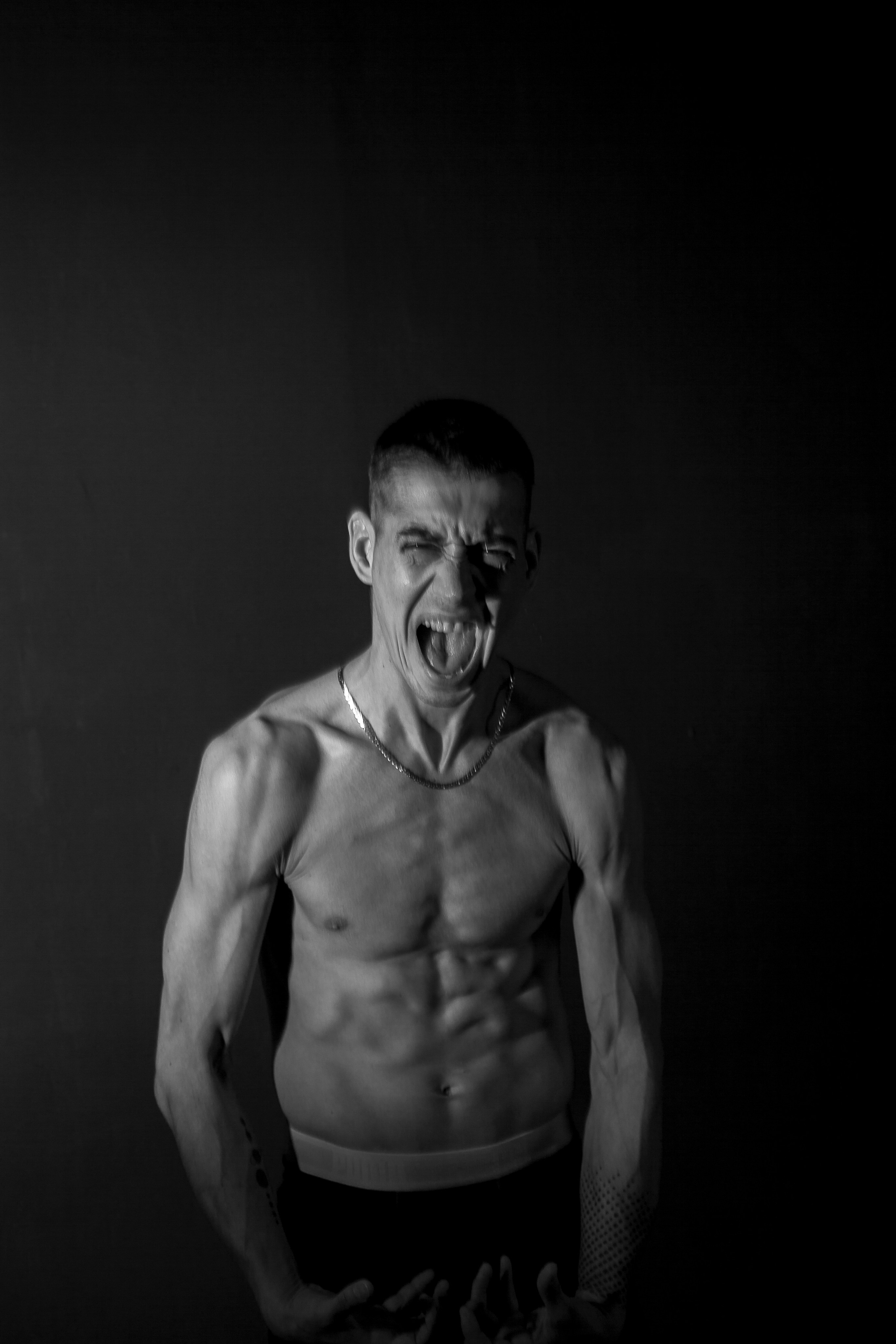 Борислав. Танцор брейкданса. Психолог с фотоаппаратом Зимина Оксана