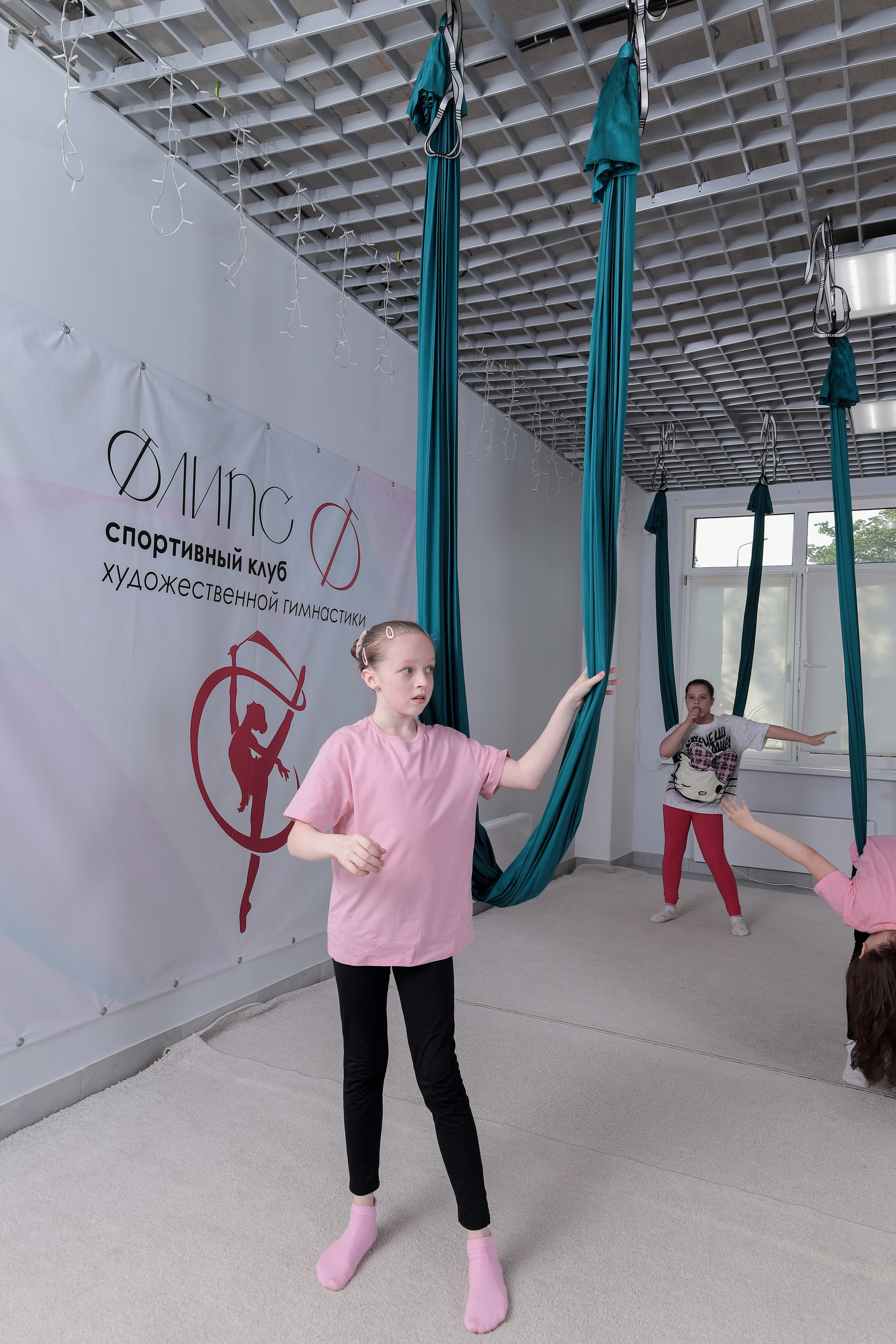 Детская аэройога. Фотограф Надршина Лилия