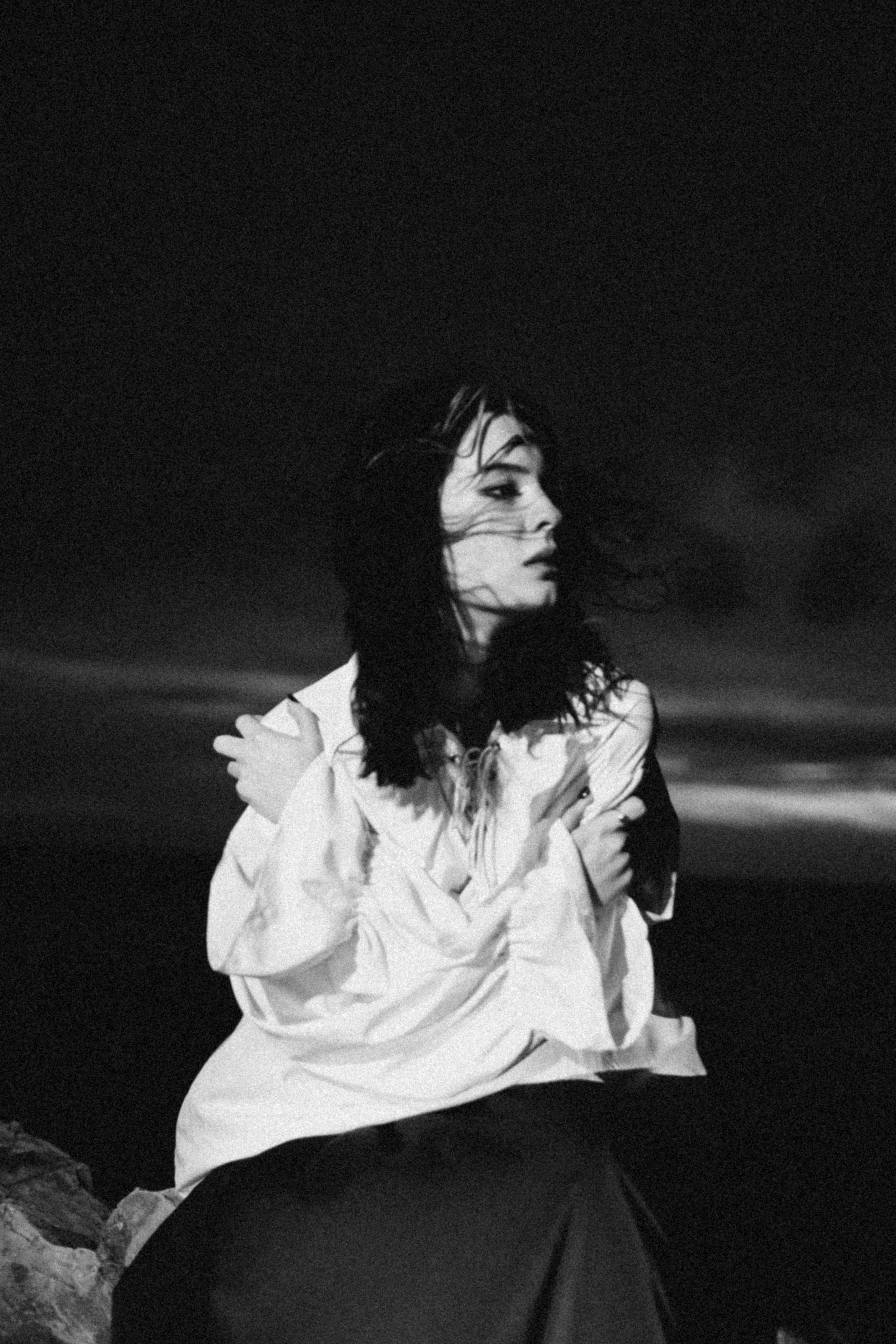 Съёмка у моря с оленьими рогами