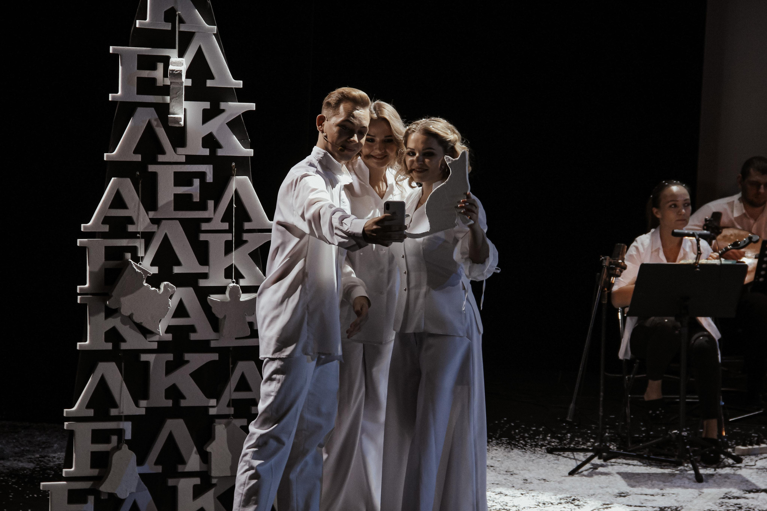 Спектакль «С.Н.Ы.» с Марией Третьяковой. Главная