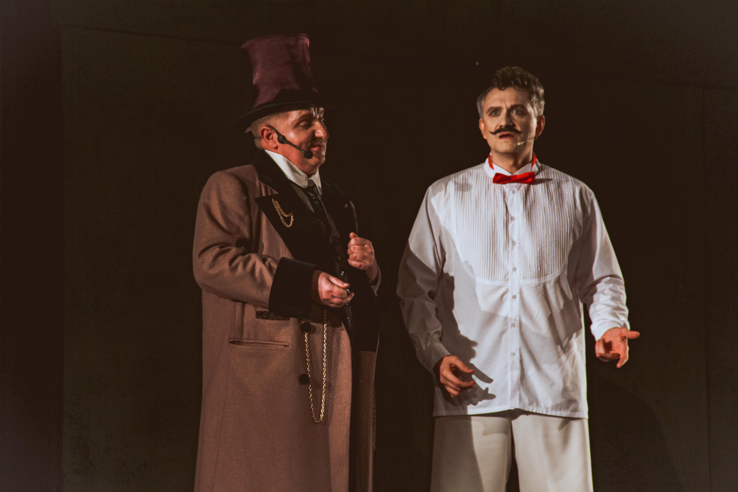 Спектакль «За двумя зайцами». Главная