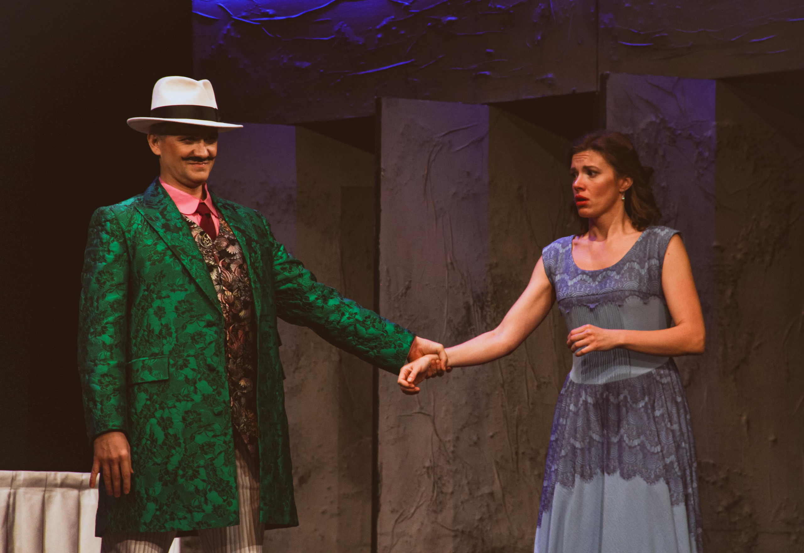 Спектакль «За двумя зайцами». Главная