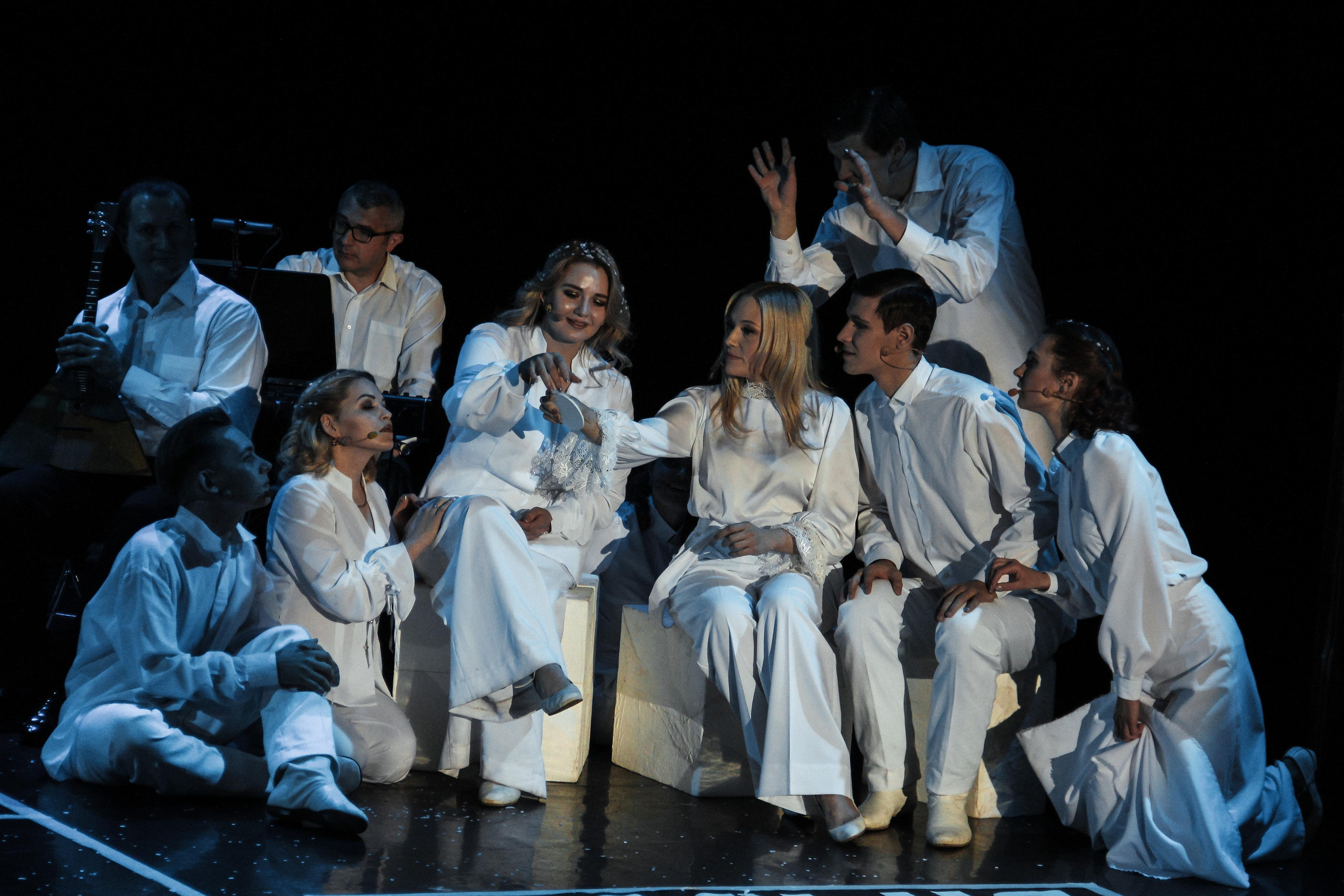 Спектакль «С.Н.Ы.» с Марией Третьяковой. Главная