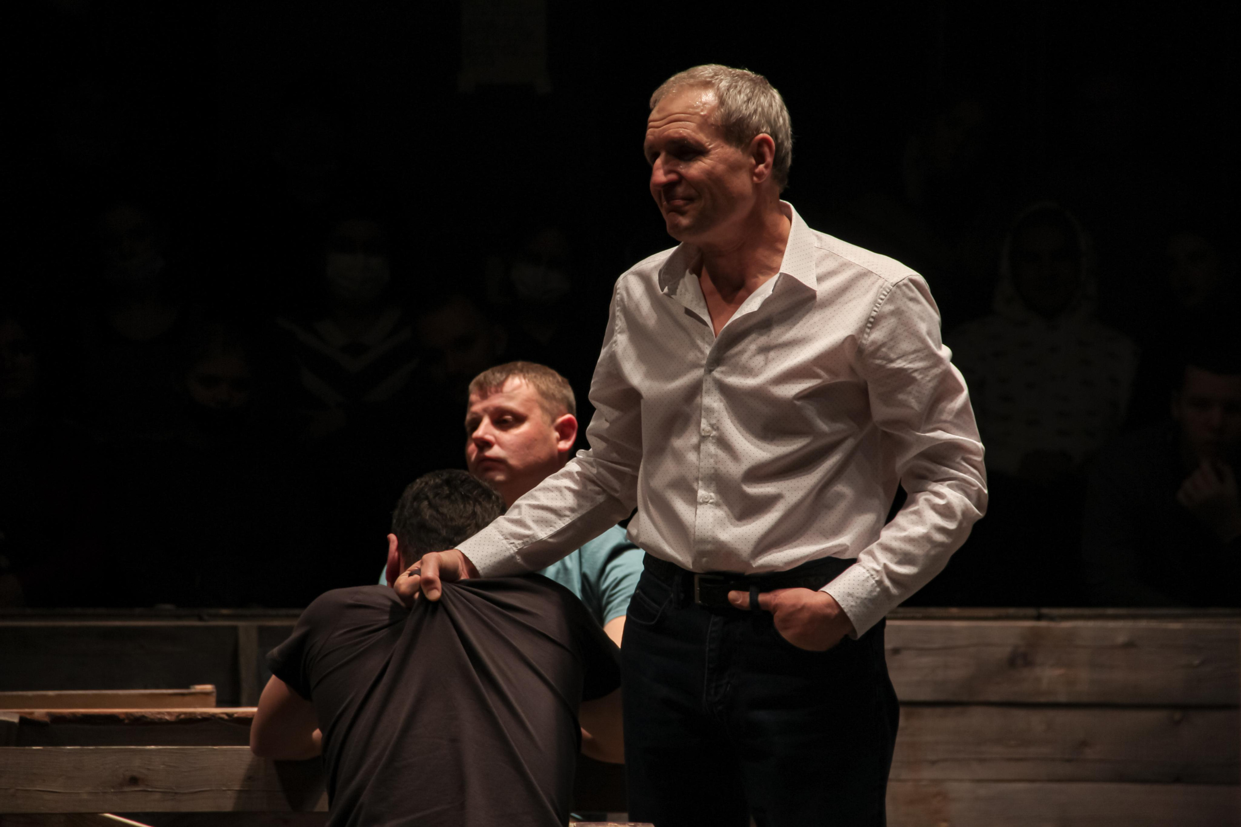 Спектакль «Любовь под вязами». Главная