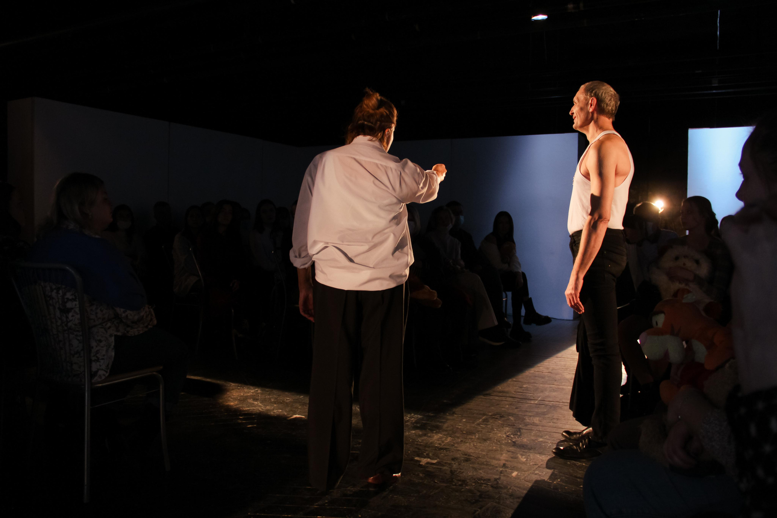 Спектакль «Похороните меня за плинтусом». Главная