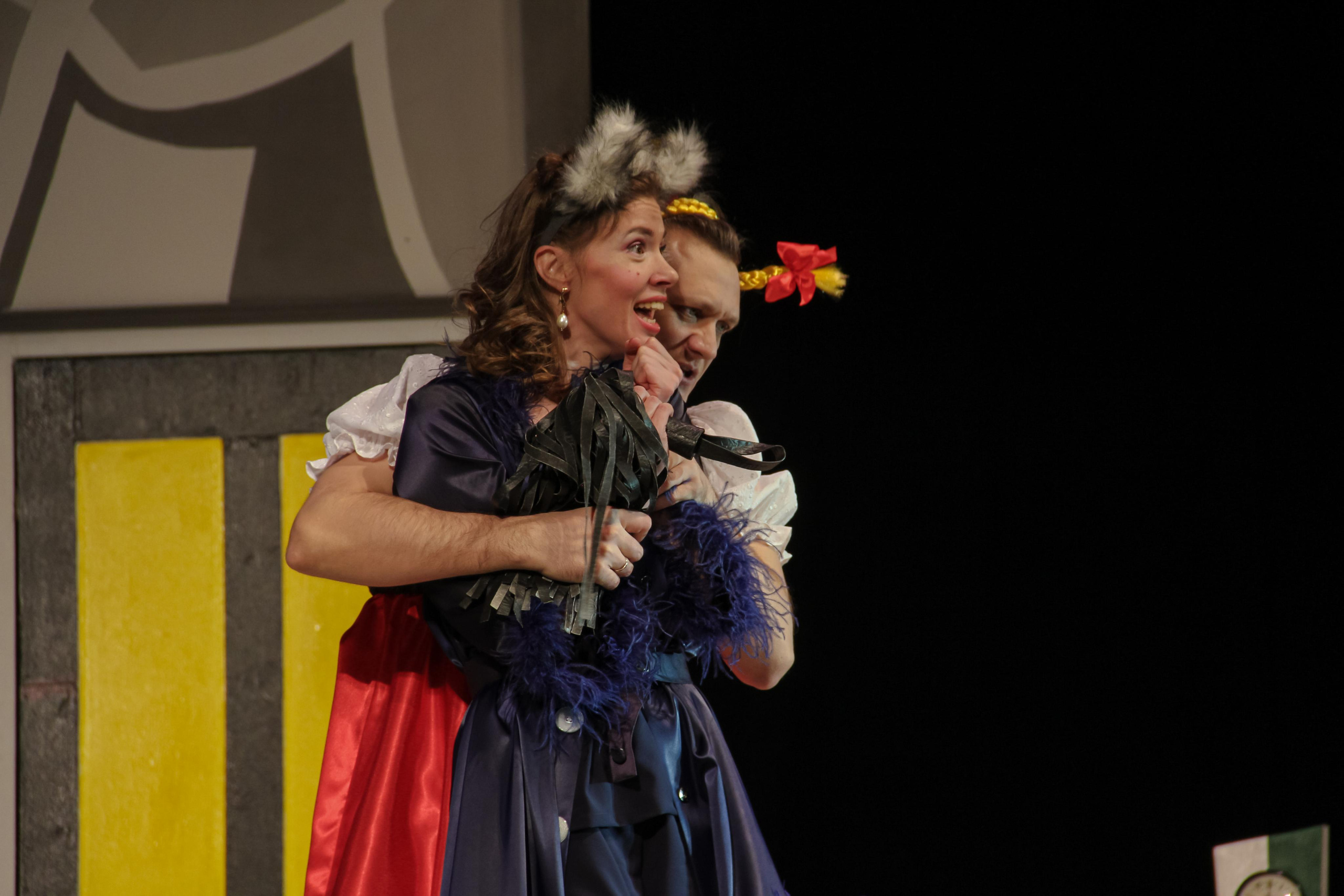 Спектакль «Слишком женатый таксист». Главная