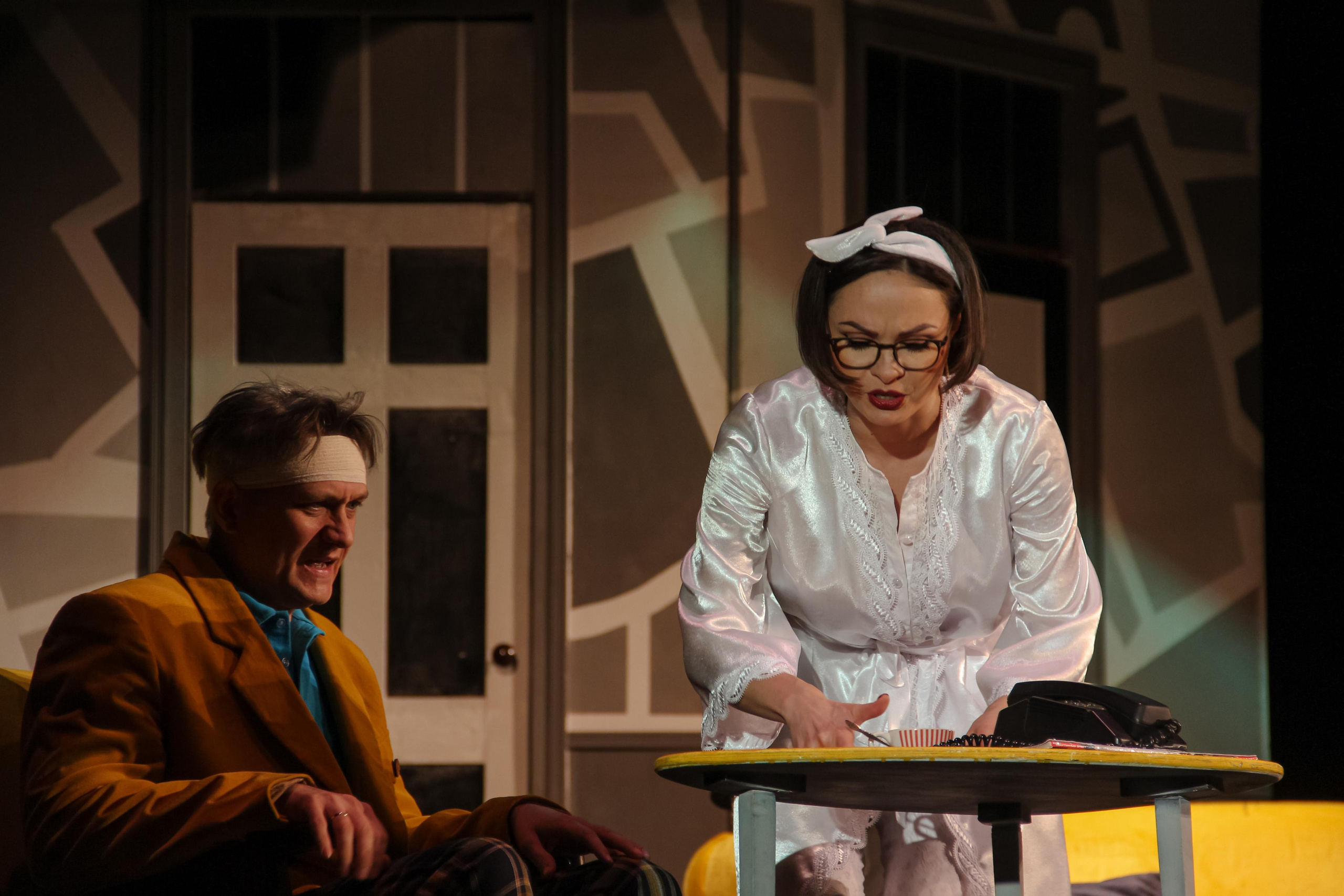 Спектакль «Слишком женатый таксист». Главная